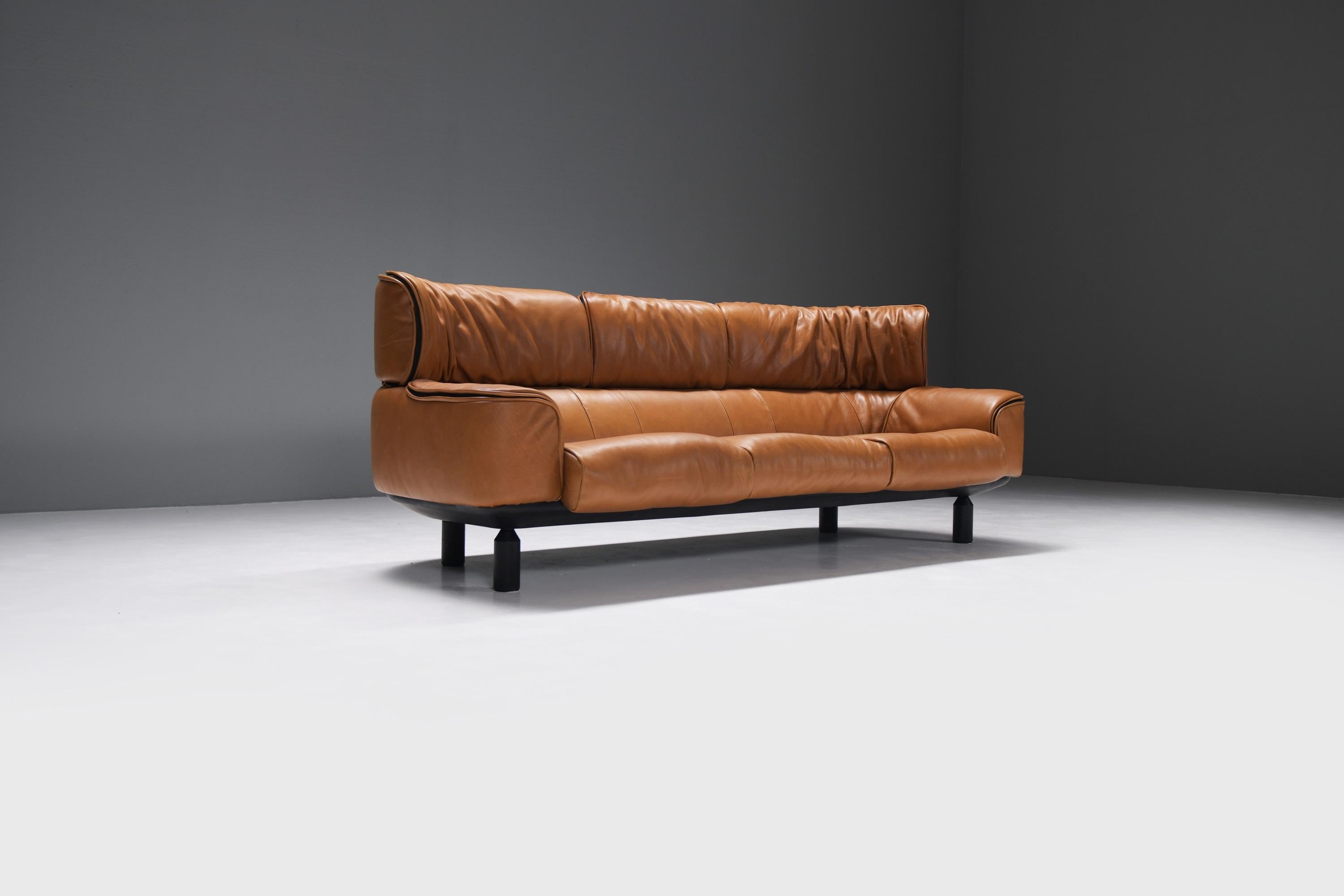 Mid-Century Modern Exceptional Bull sofa (1987) in cognac leather by Gianfranco Frattini - Cassina