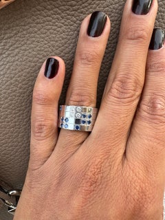 Exceptional Cartier Ring in 18 Karat White Gold with Sapphires and Diamonds