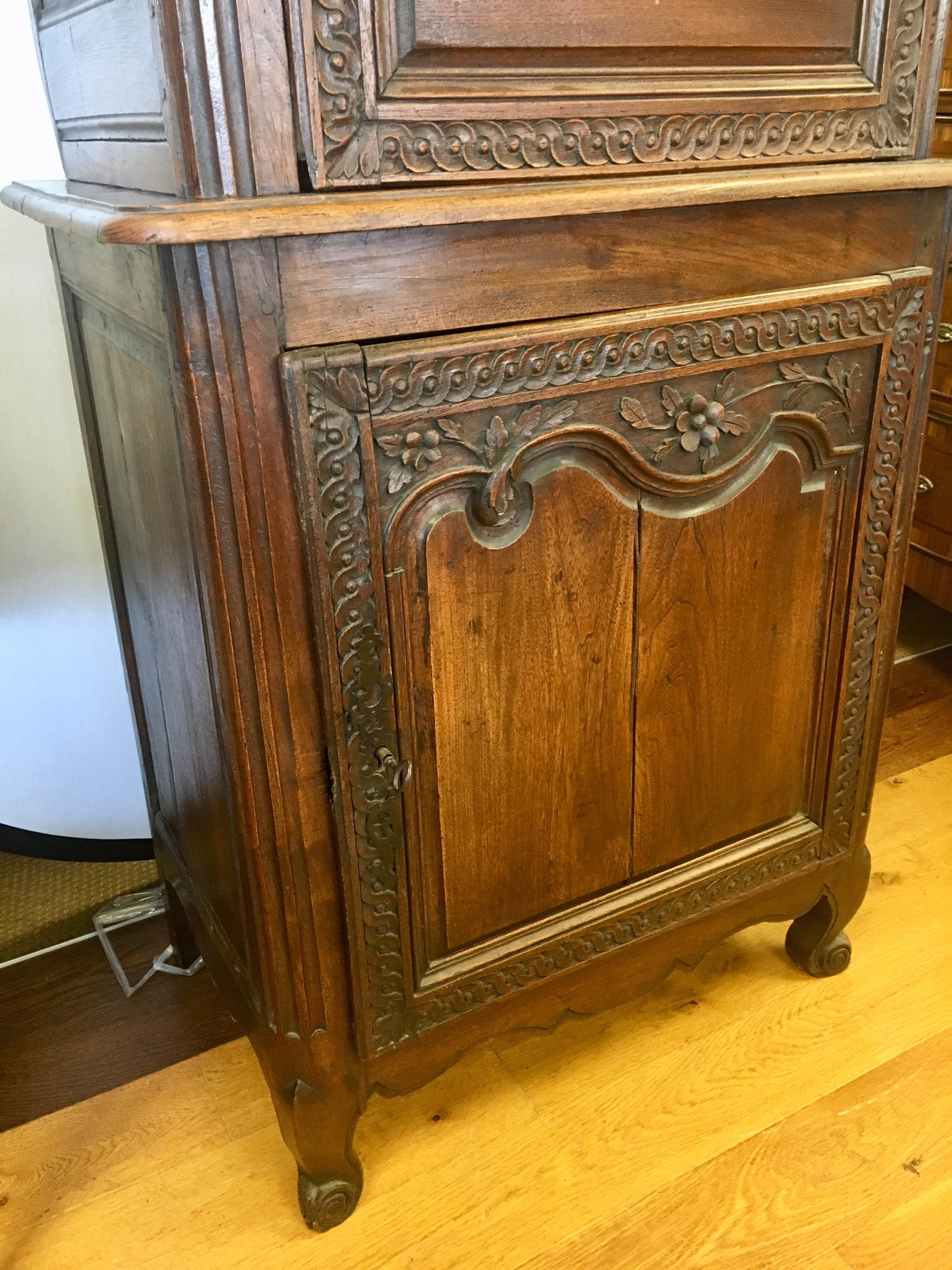 Exceptional Carved French Cabinet Armoire Early 19th Century Wardrobe 5