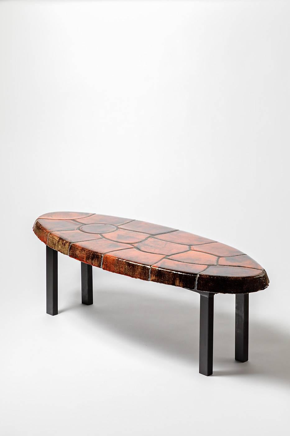 Exceptional Ceramic Low Table circa 1970 with Red Ceramic Glaze In Good Condition For Sale In Neuilly-en- sancerre, FR