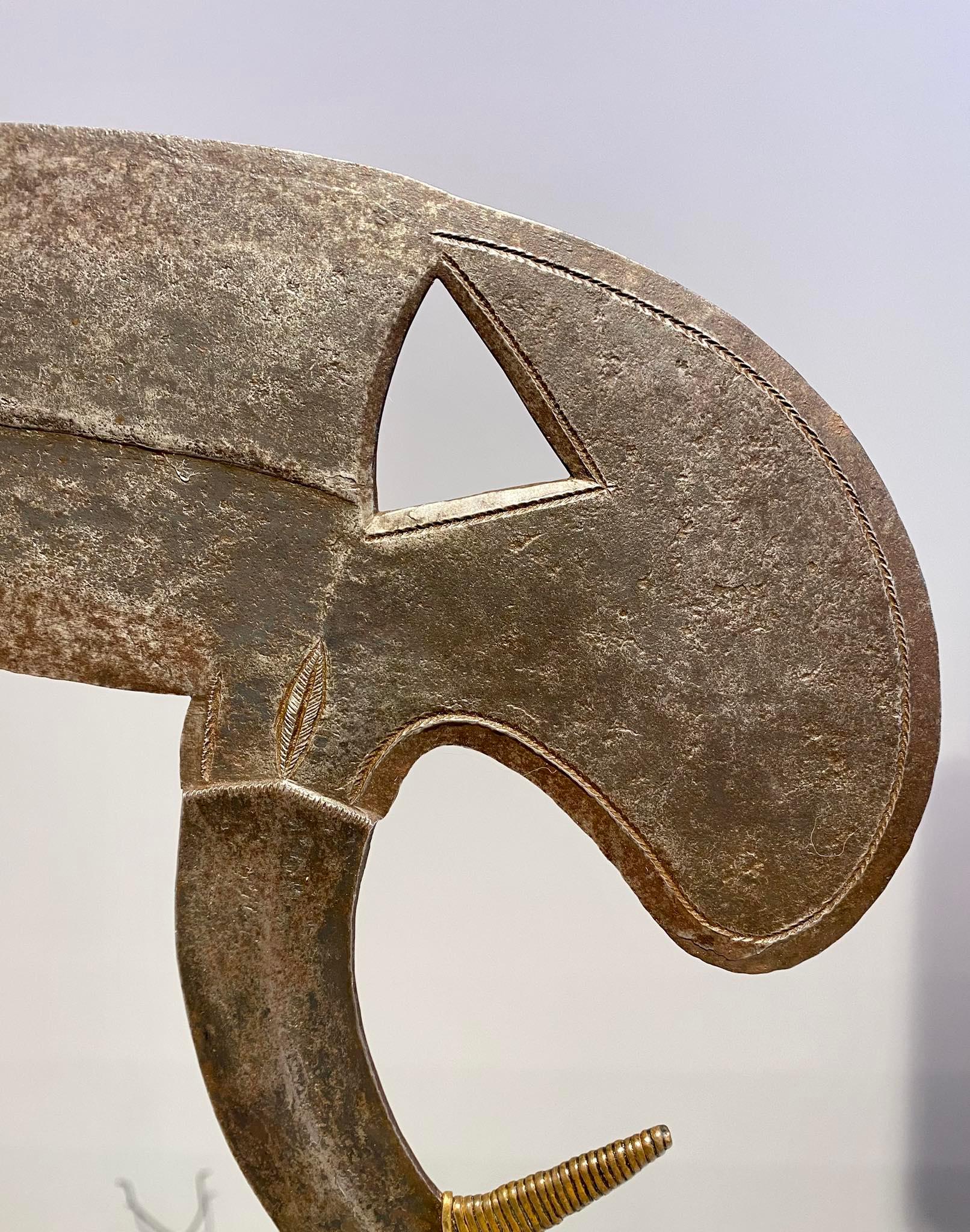 Exceptionnel couteau de cérémonie Kota Gabon non Congo People Type Onzil Musele Osele en vente 4