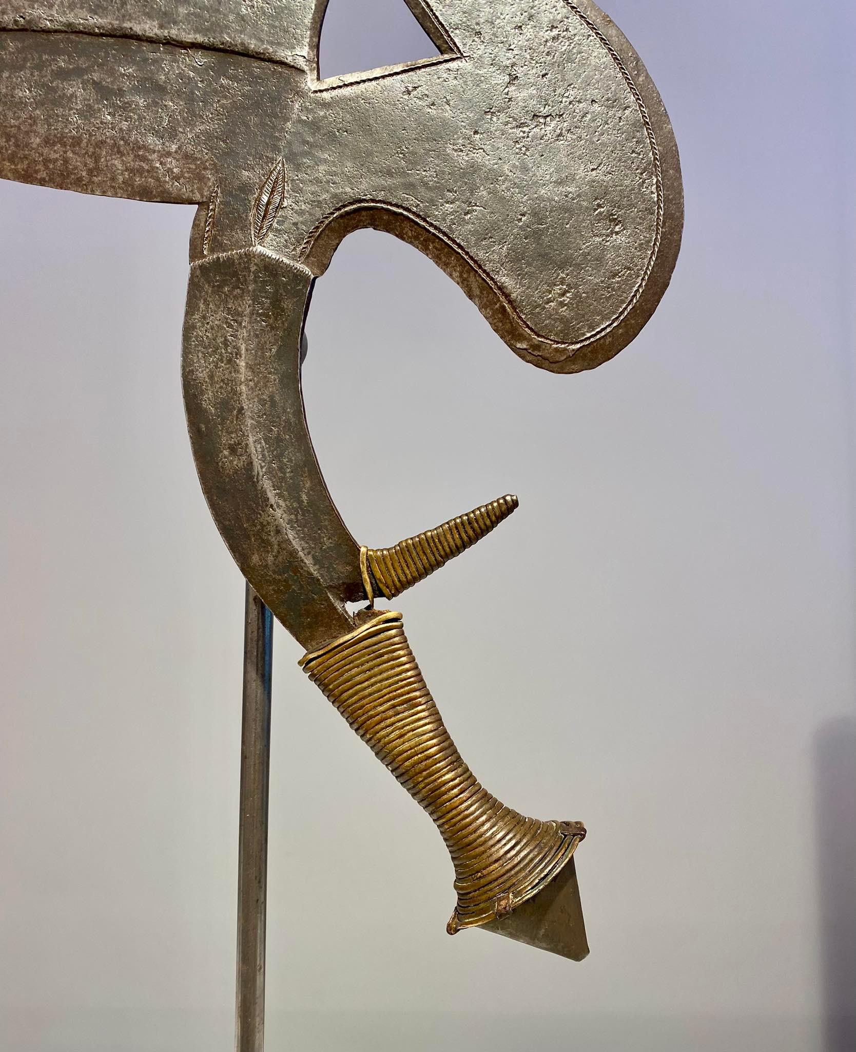 Exceptionnel couteau de cérémonie Kota Gabon non Congo People Type Onzil Musele Osele en vente 5