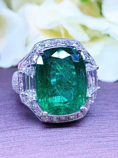 Designer Nikabell 18K Gold Ring with 13ct Zambian Emerald & Diamonds