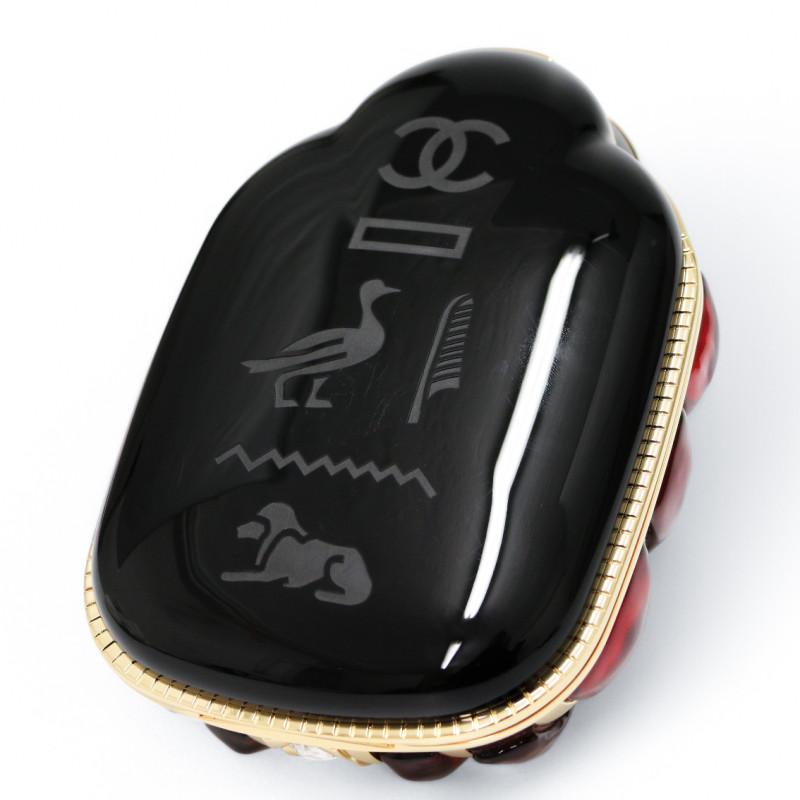 Exceptional Chanel Paris New York 2019 Scarab Minaudière For Sale 9