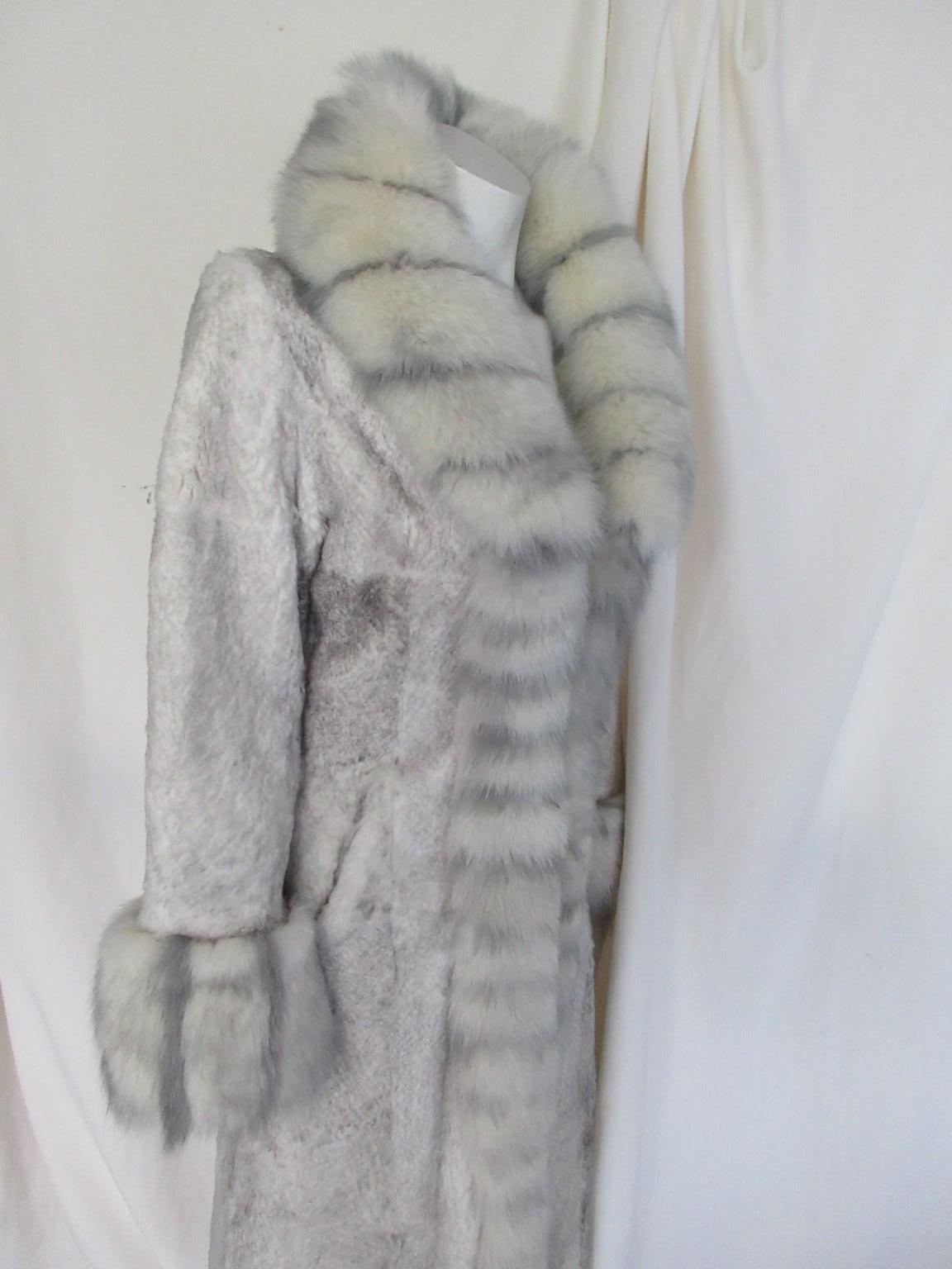 Exceptionnel Chinchilla Fox Sable Fur Coat en vente 6