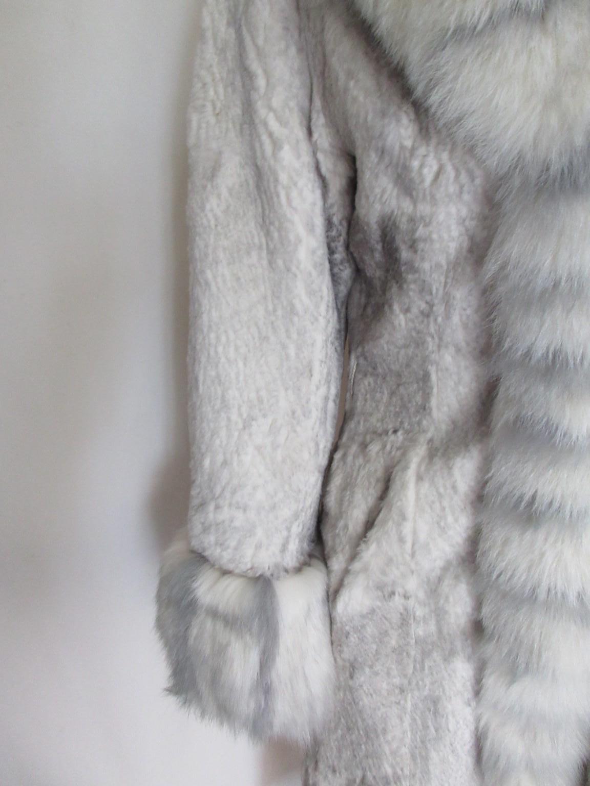 Exceptionnel Chinchilla Fox Sable Fur Coat Bon état - En vente �à Amsterdam, NL