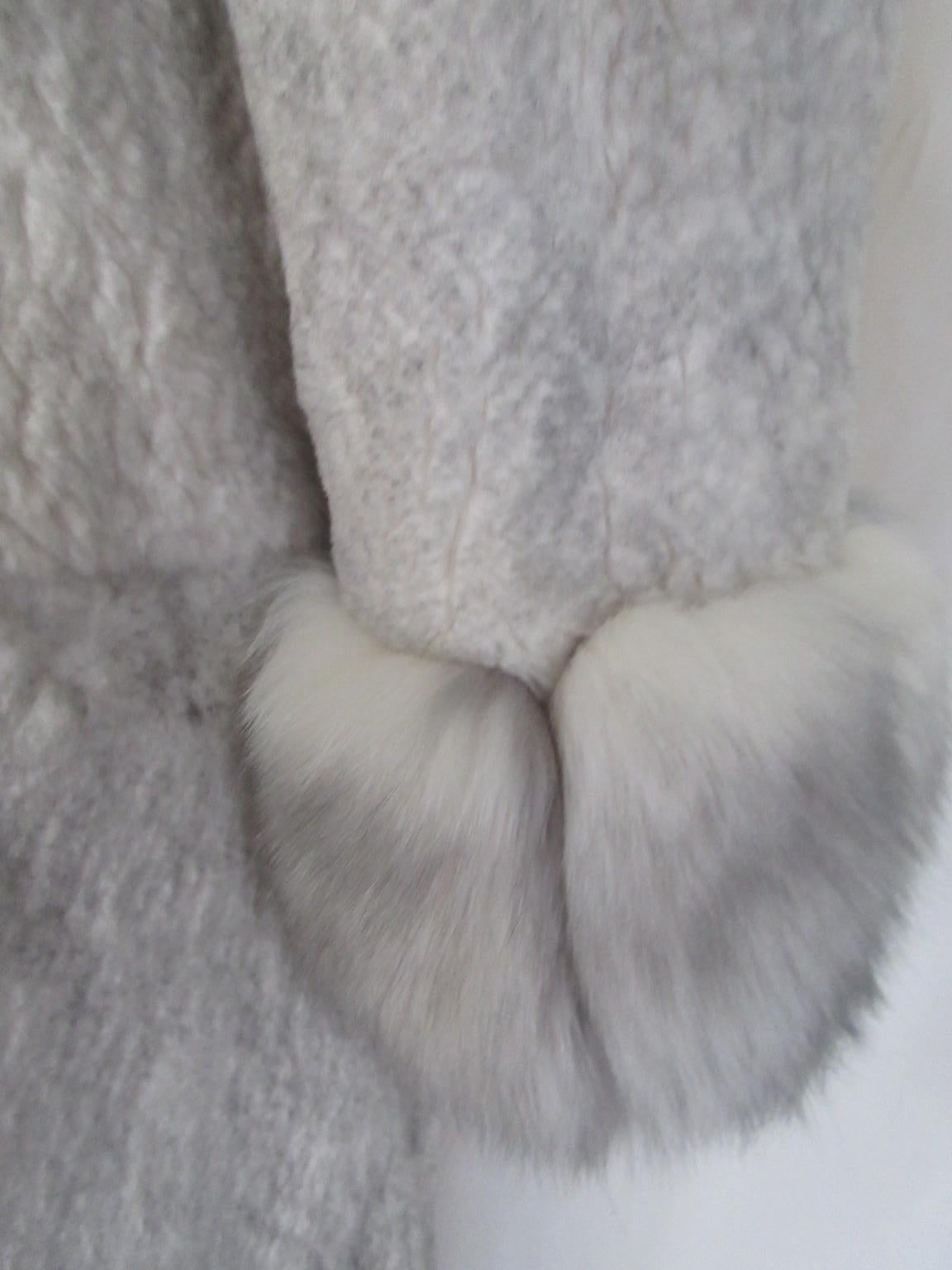 Exceptionnel Chinchilla Fox Sable Fur Coat en vente 3