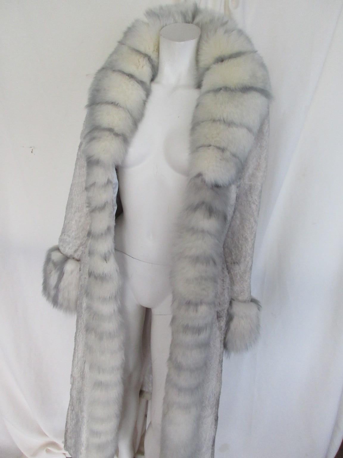 Exceptionnel Chinchilla Fox Sable Fur Coat en vente 4