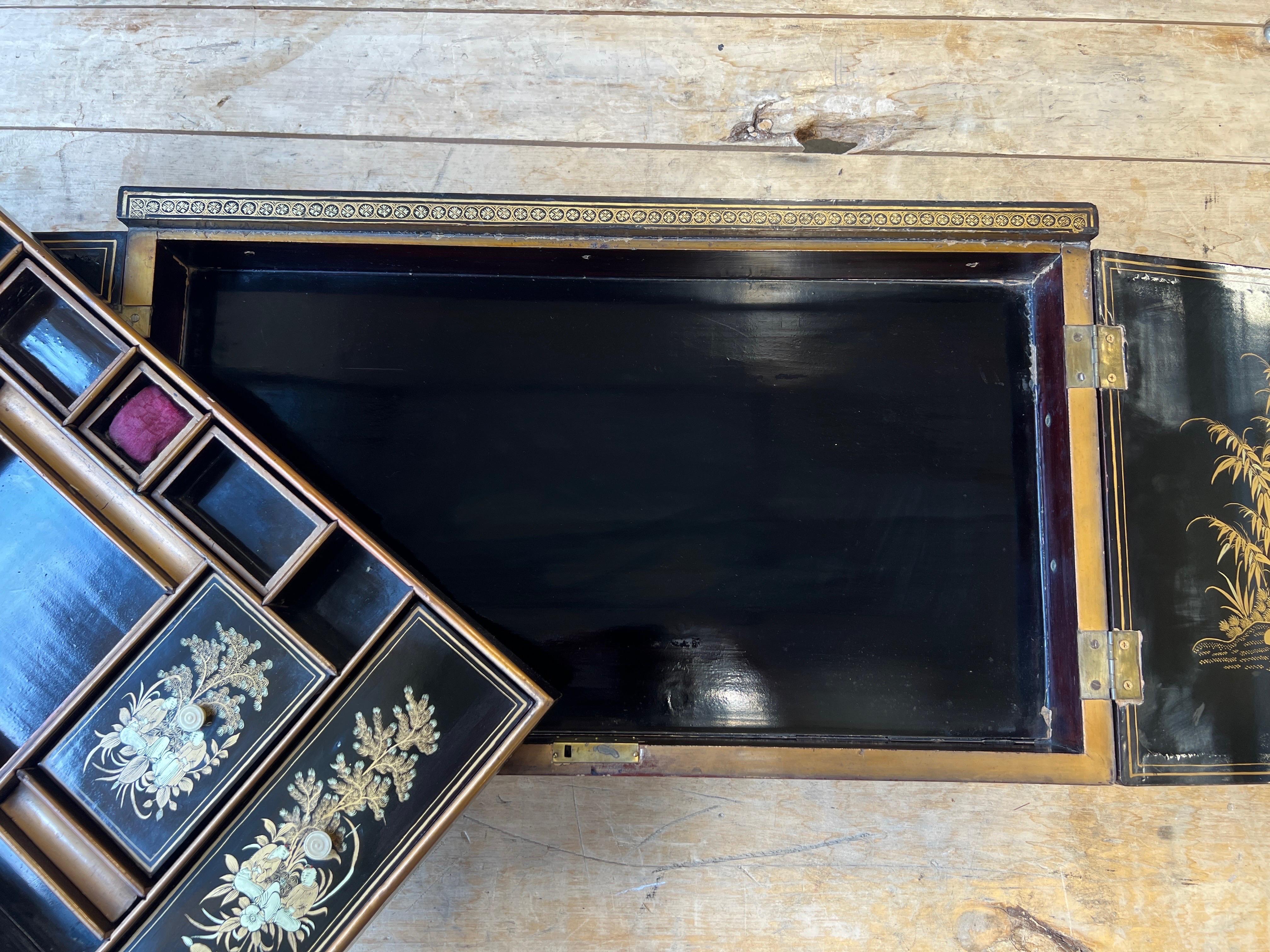 Exceptional Chinese Export Gilt Black Lacquer Chinoiserie Decorated Lap Desk  For Sale 1