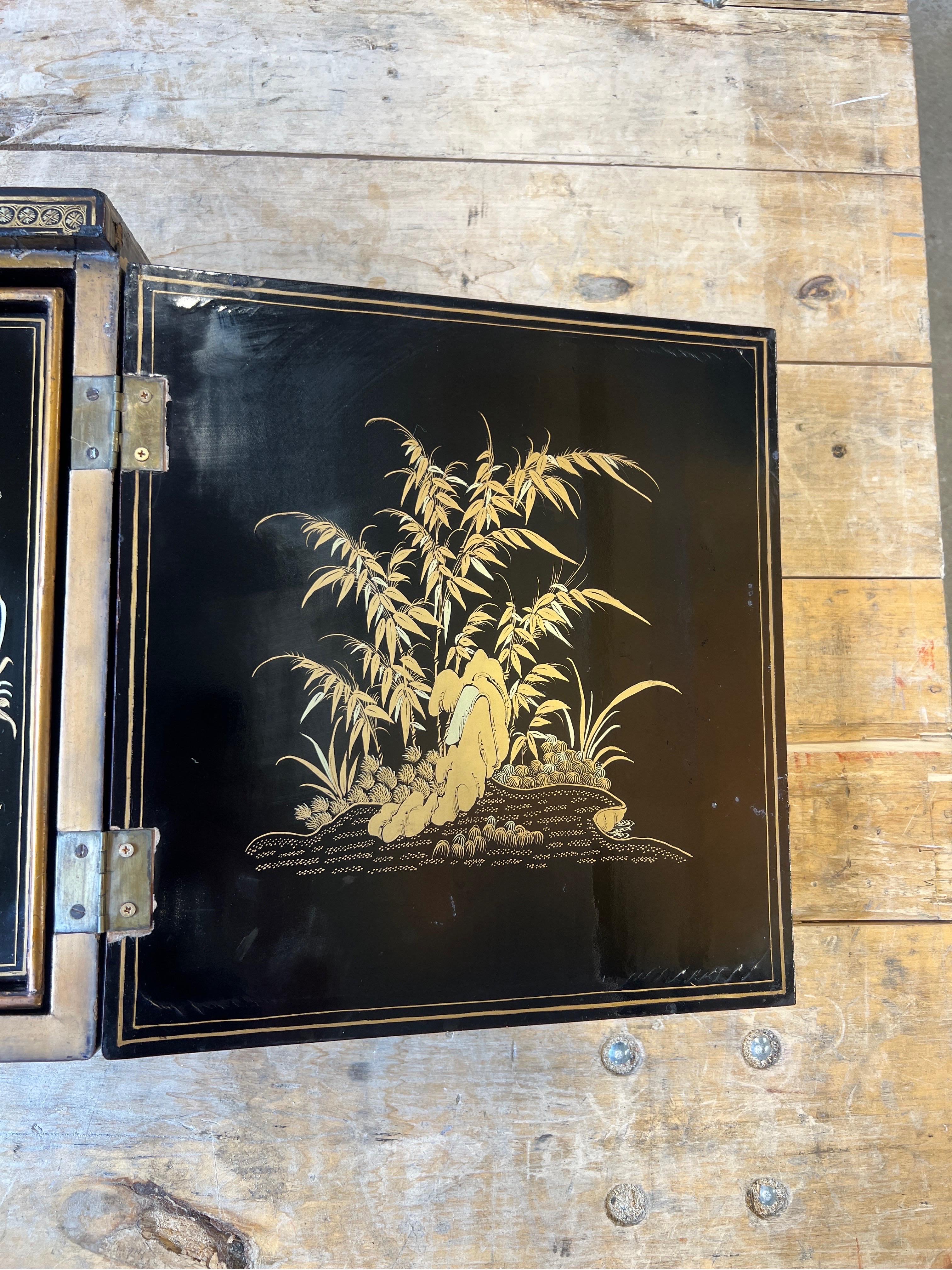 Exceptional Chinese Export Gilt Black Lacquer Chinoiserie Decorated Lap Desk  For Sale 2
