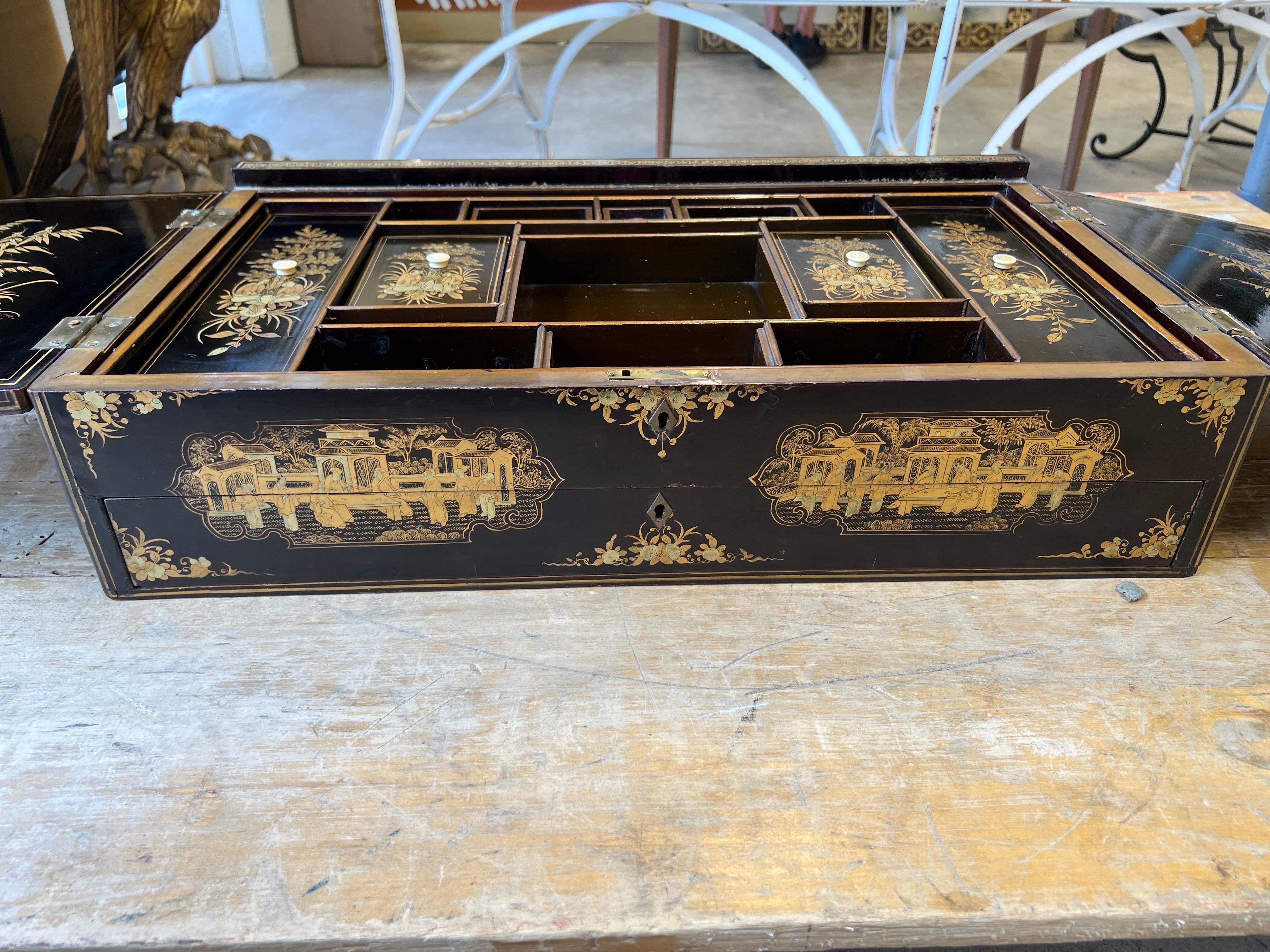 Exceptional Chinese Export Gilt Black Lacquer Chinoiserie Decorated Lap Desk  For Sale 3