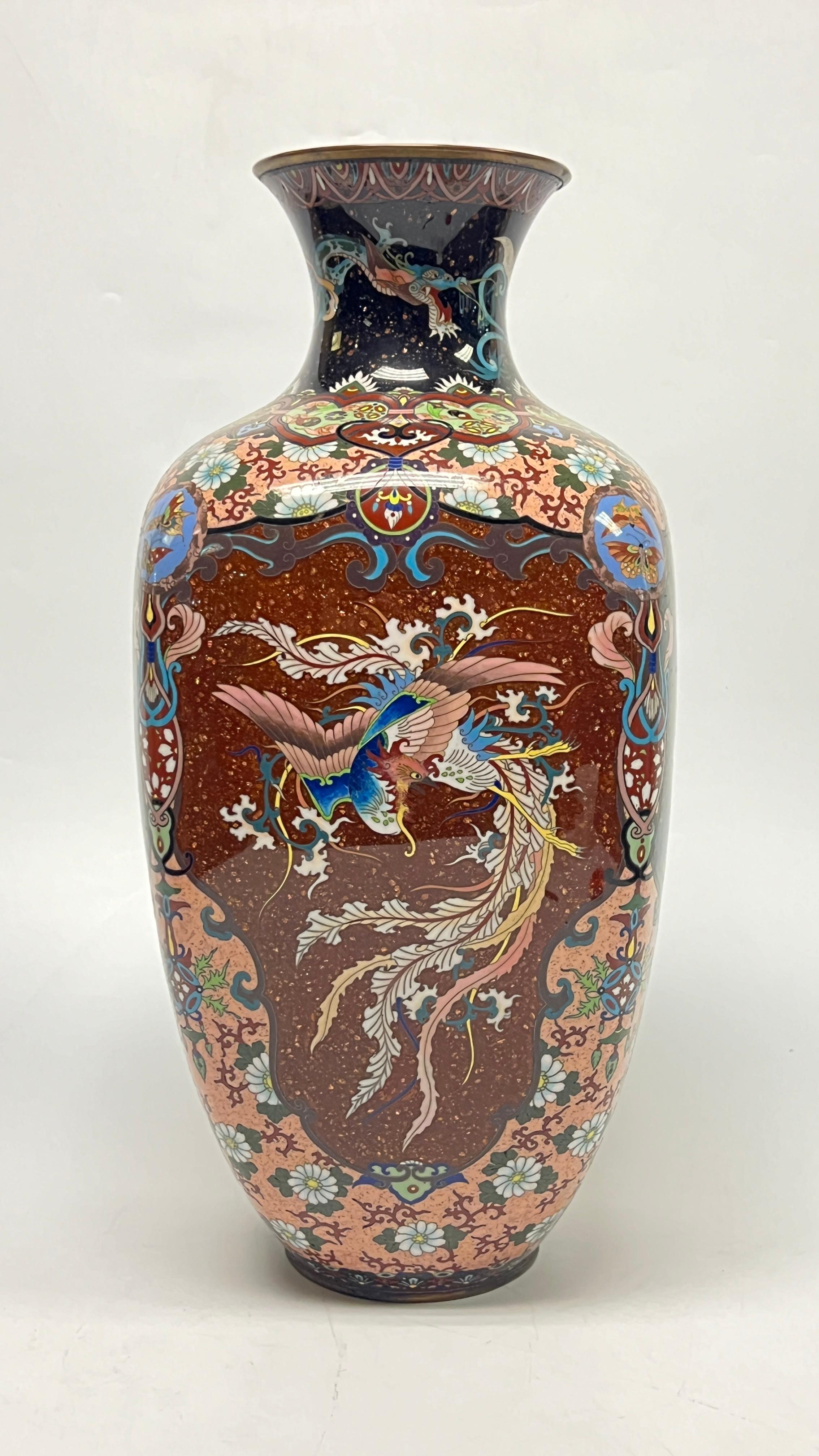 Exceptional Chinese or Japanese Cloisonne Vase Depicting Dragons 3