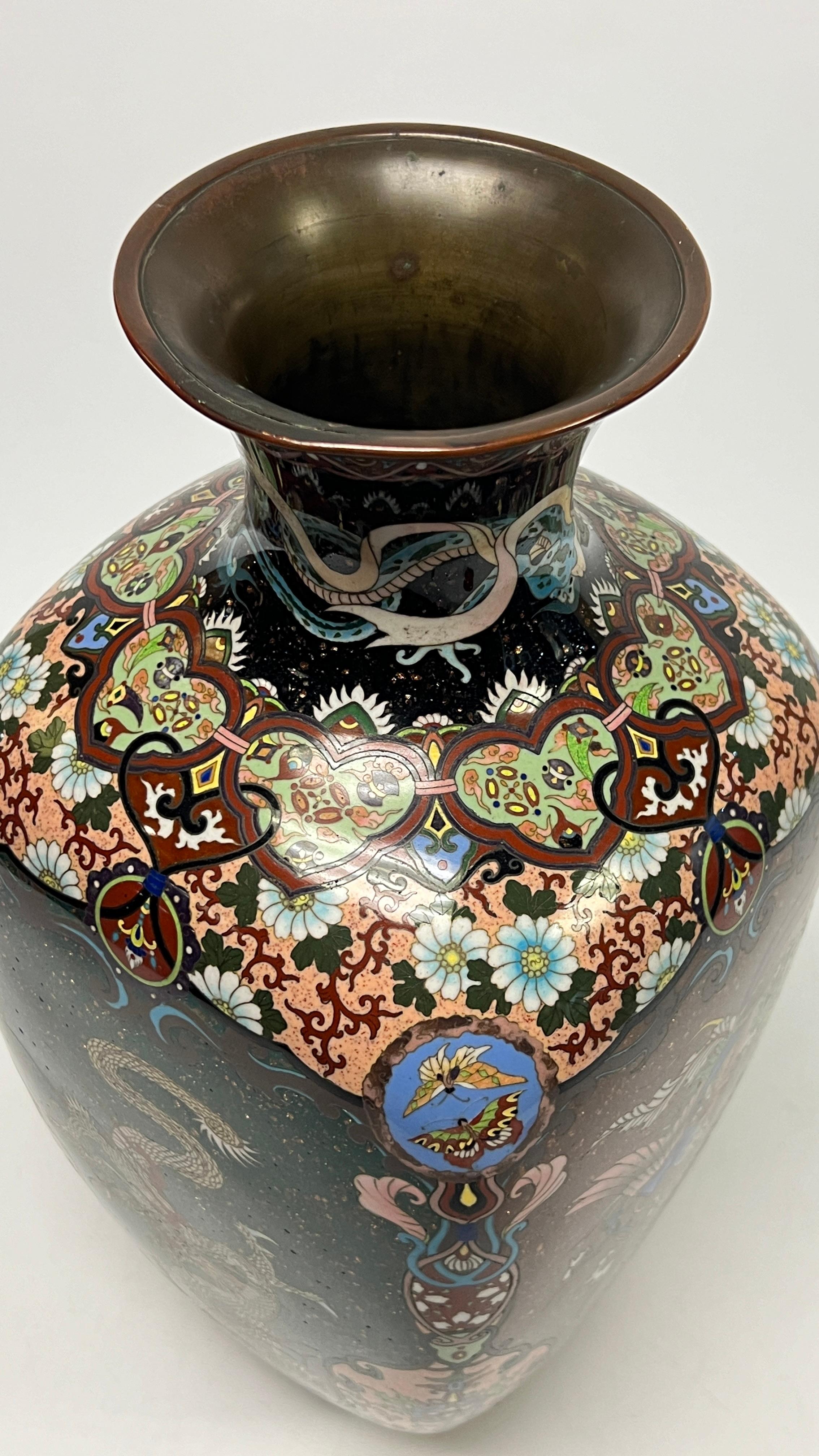 Exceptional Chinese or Japanese Cloisonne Vase Depicting Dragons 11