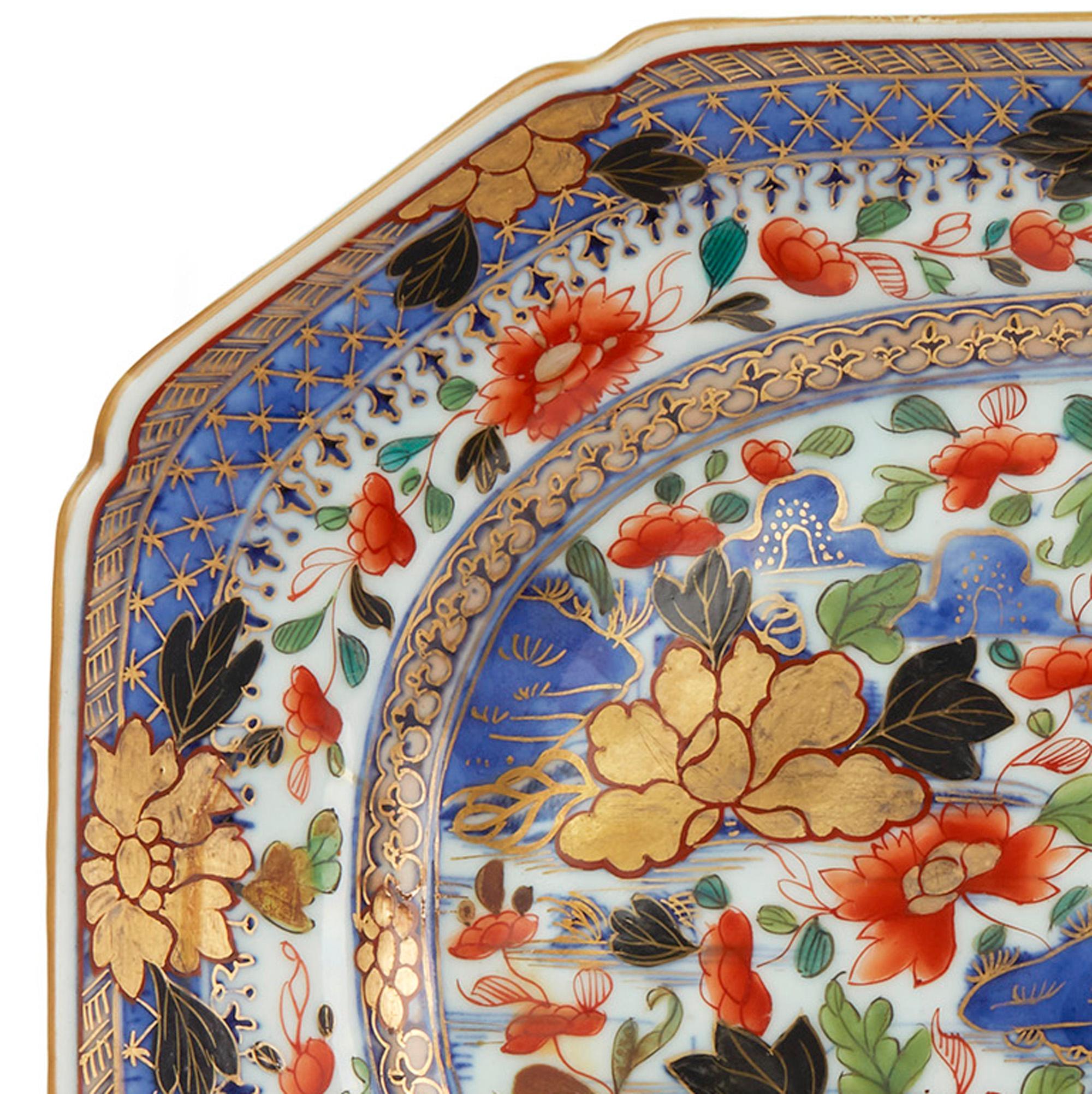 Exceptional Chinese Qianlong Porcelain Overpainted Serving Dish, circa 1760 2