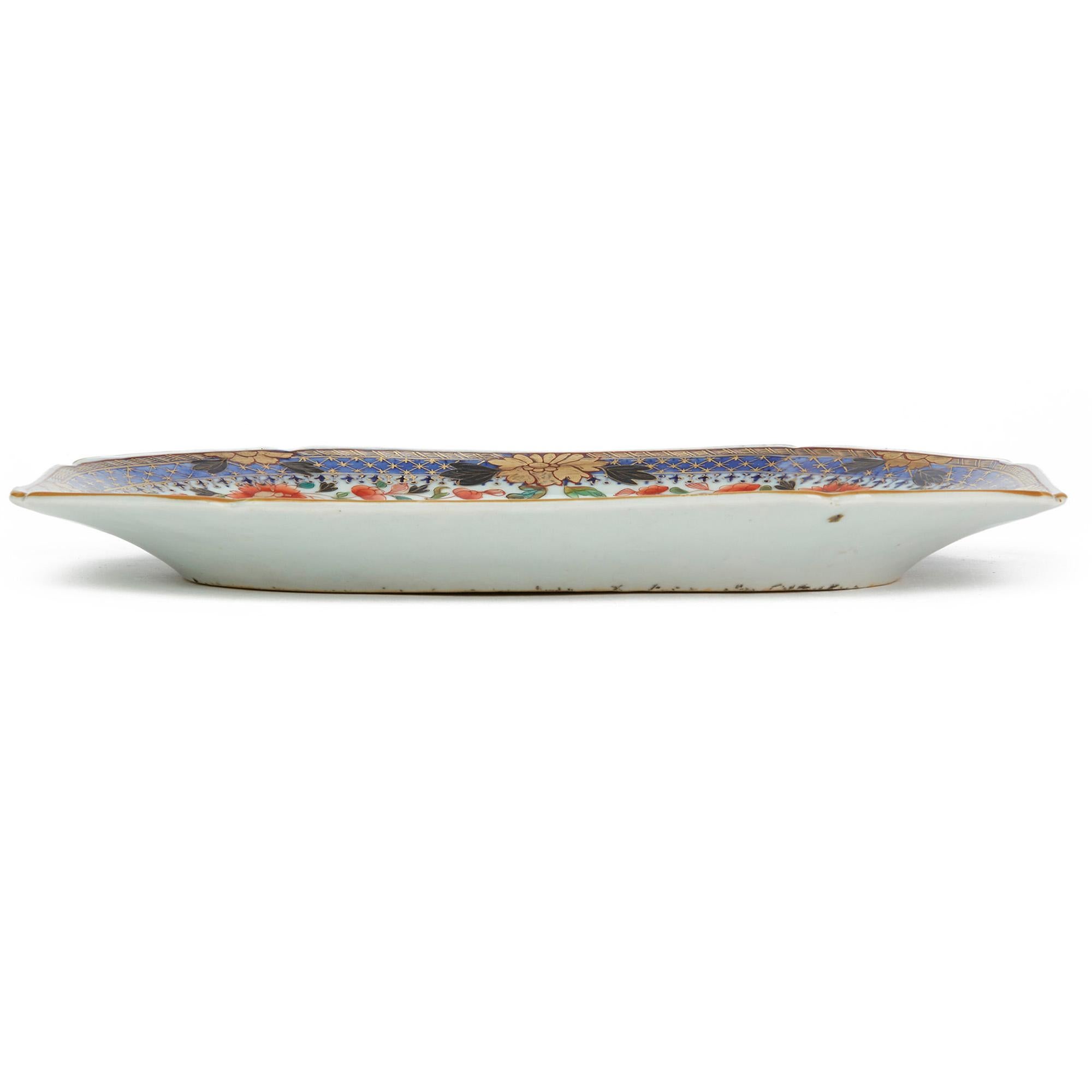 Exceptional Chinese Qianlong Porcelain Overpainted Serving Dish, circa 1760 3