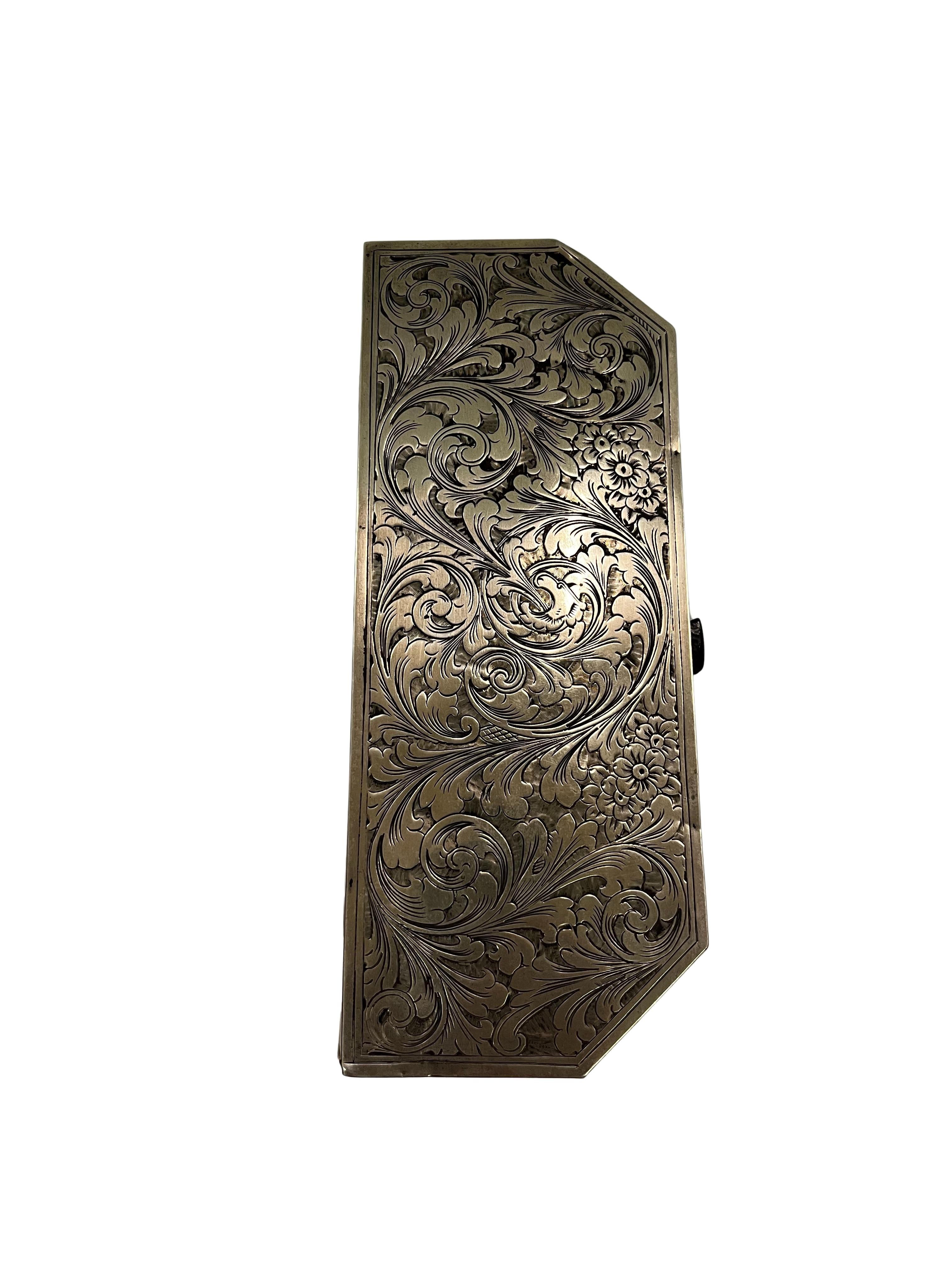 Exceptional cigarette box, smoking accessory, silver, 1920s, Art Deco, France In condizioni buone in vendita a Wien, AT