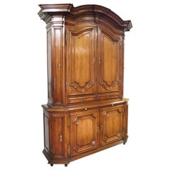 Außergewöhnliches französisches Buffet Deux Corps aus Eiche, um 1700