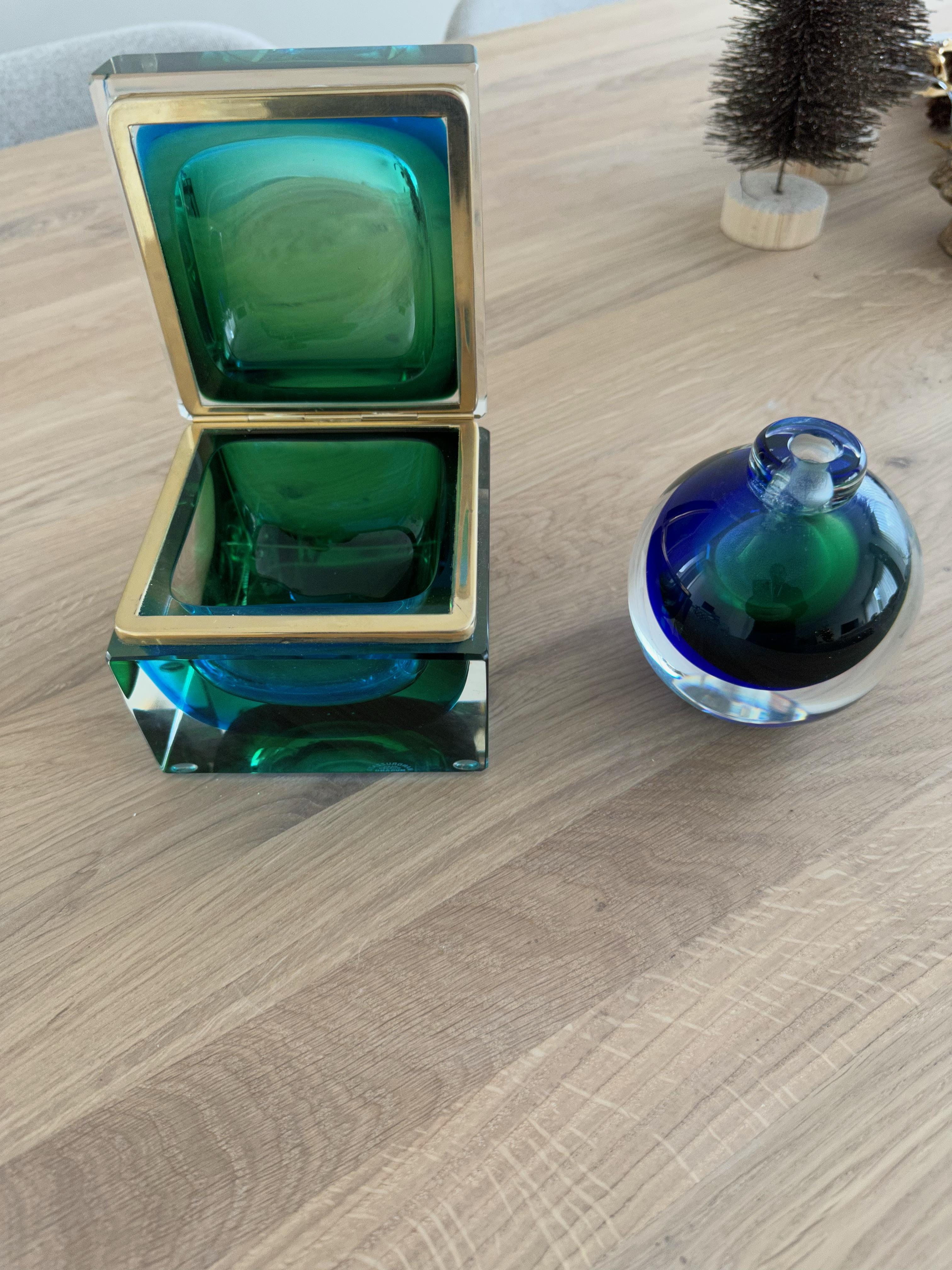 Exceptional Color Murano Glass Art Box with Vase Design & Marked by Mandruzzato In Excellent Condition In Lisse, NL