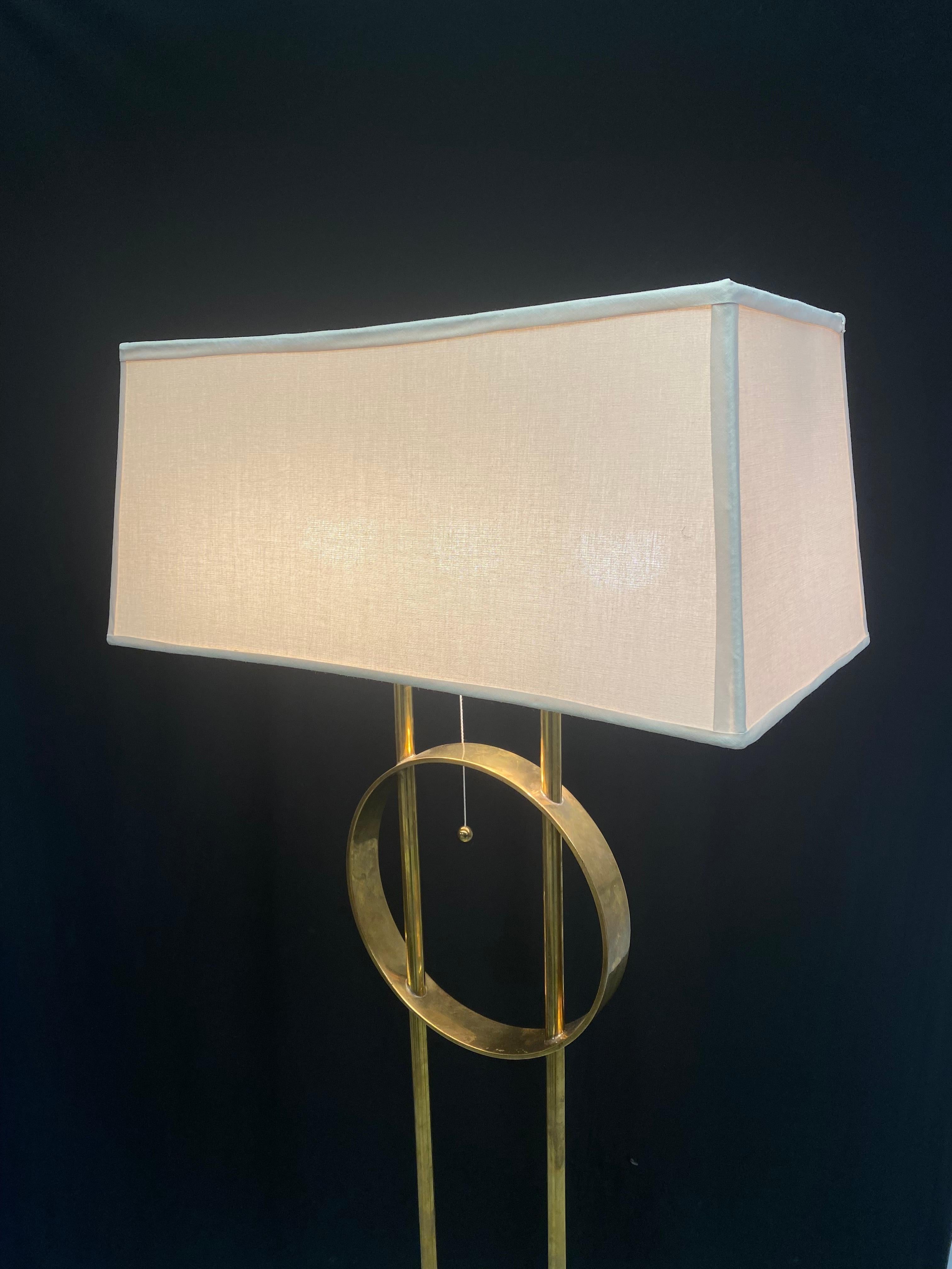 A beautiful Tynell floor lamp commissioned for the HOK Suurravintola 