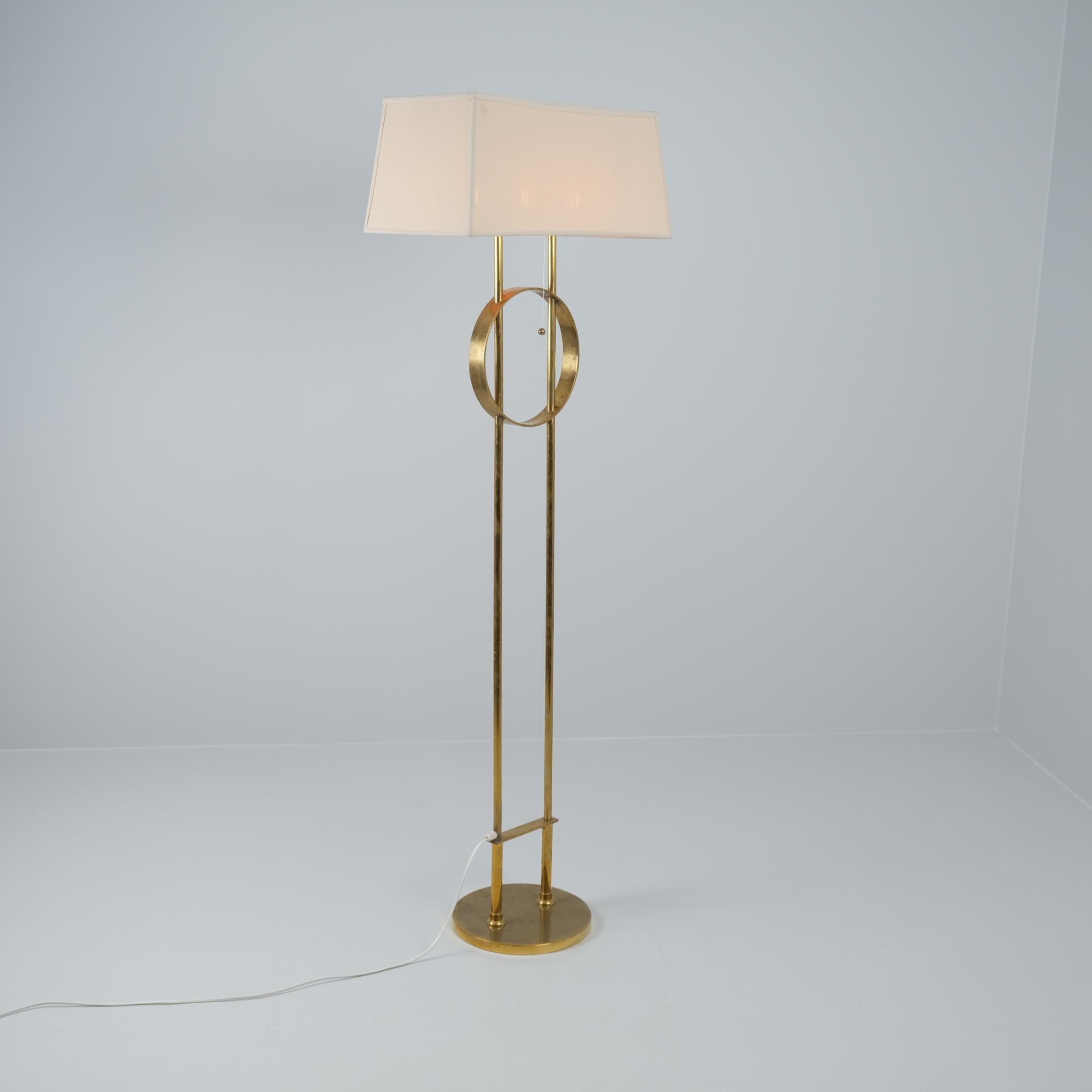 Exceptional Commissioned 'HOK' Paavo Tynell Floor Lamp in Brass, Taito 1948 For Sale 2