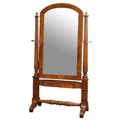Exceptionnel miroir chevalière continental en bois d'olivier