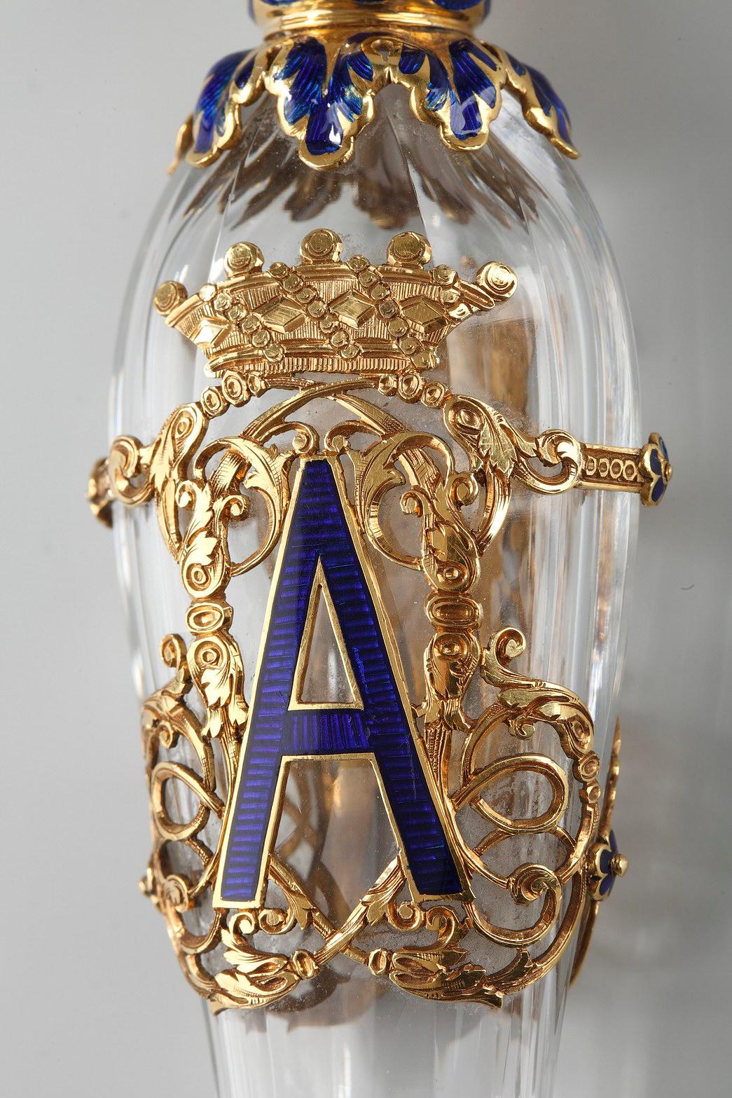 Exceptional Crystal Flask with Enameled Gold Box, Late 19th Century In Good Condition For Sale In Paris, FR