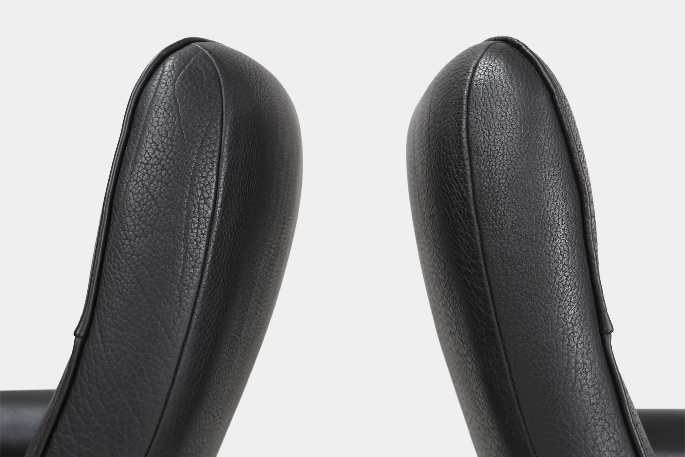 Exceptional De Sede DS50 lounge chair in black leather, Switzerland ca. 1980 For Sale 4