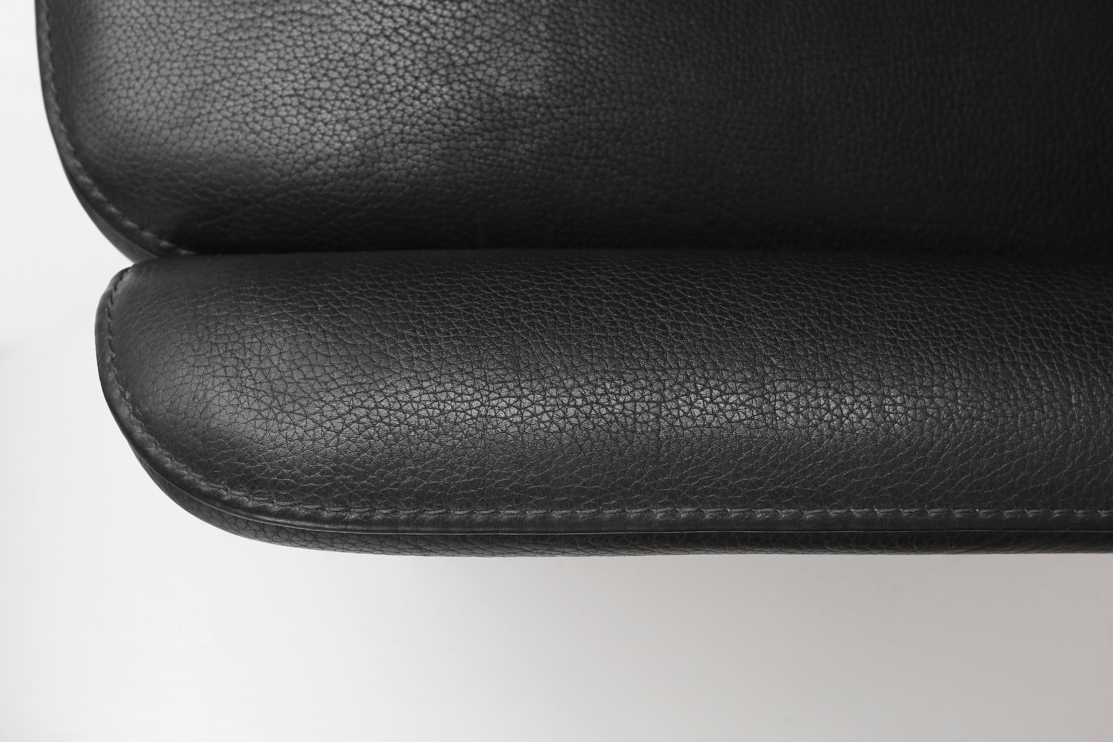 Exceptional De Sede DS50 lounge chair in black leather, Switzerland ca. 1980 For Sale 7