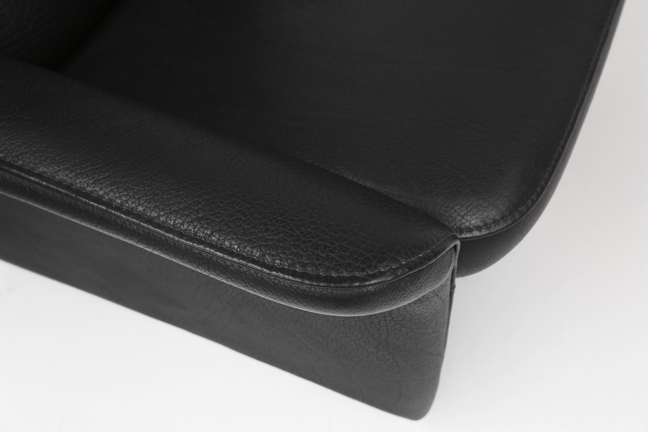 Exceptional De Sede DS50 lounge chair in black leather, Switzerland ca. 1980 For Sale 8