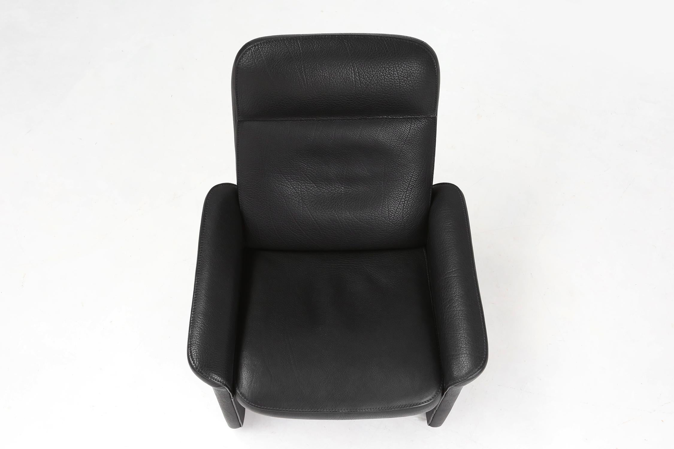 Exceptional De Sede DS50 lounge chair in black leather, Switzerland ca. 1980 In Good Condition For Sale In Meulebeke, BE