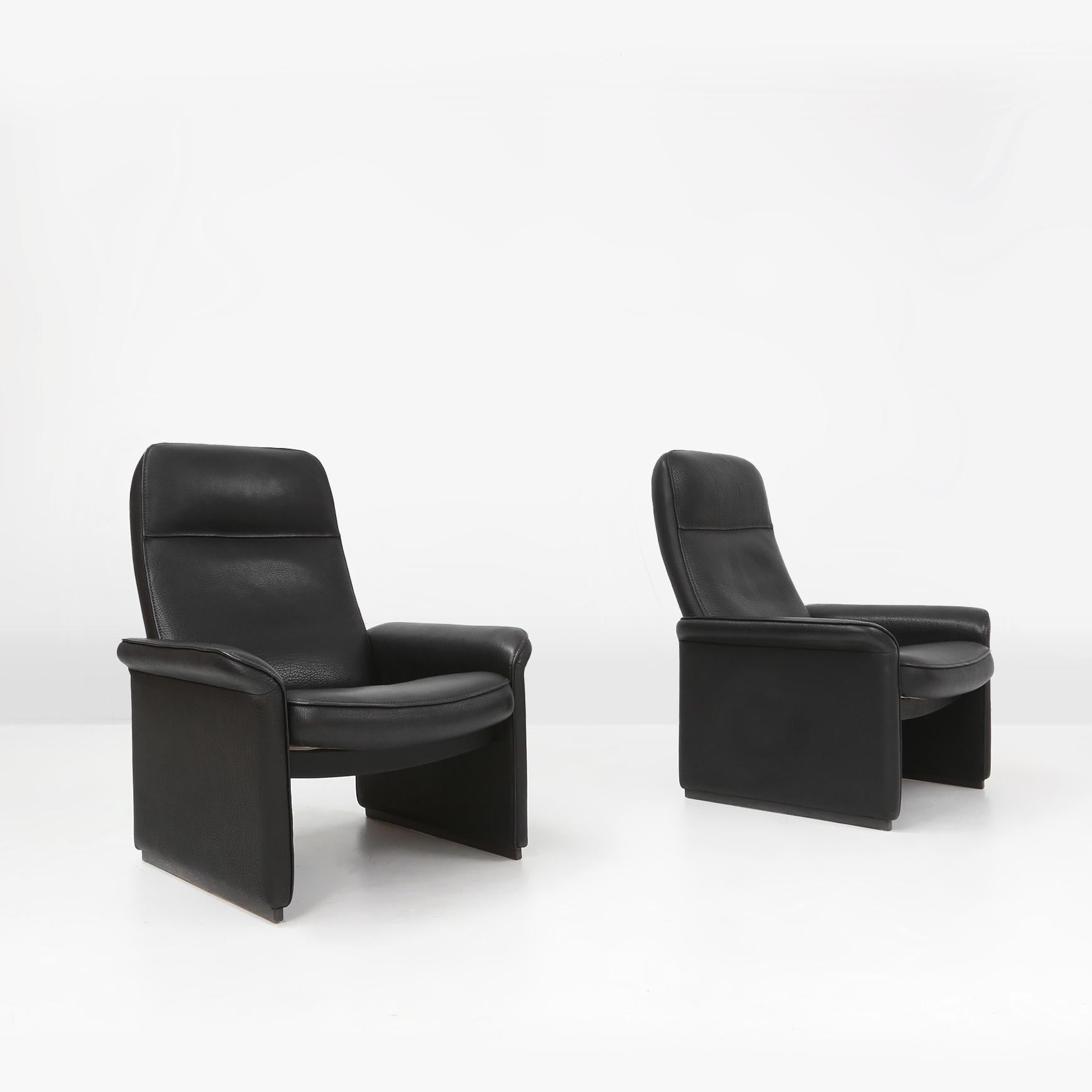 Leather Exceptional De Sede DS50 lounge chair in black leather, Switzerland ca. 1980 For Sale