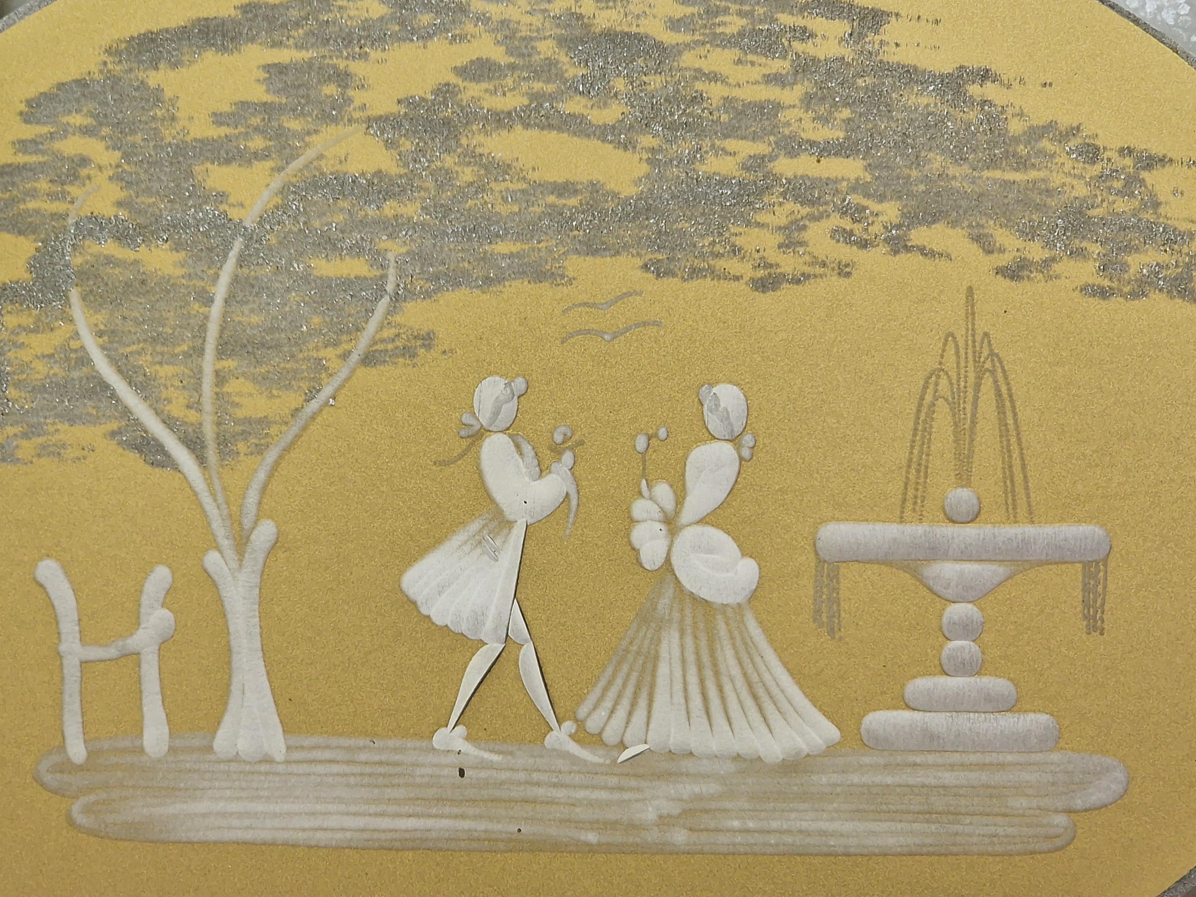 Un magnifique plateau de service exceptionnellement décoratif provenant de la célèbre île de Murano (Venise, Italie), où l'on souffle le verre. Fabriqué dans les années 1970.

Le plateau est constitué d'une planche en bois sur laquelle est fixé un