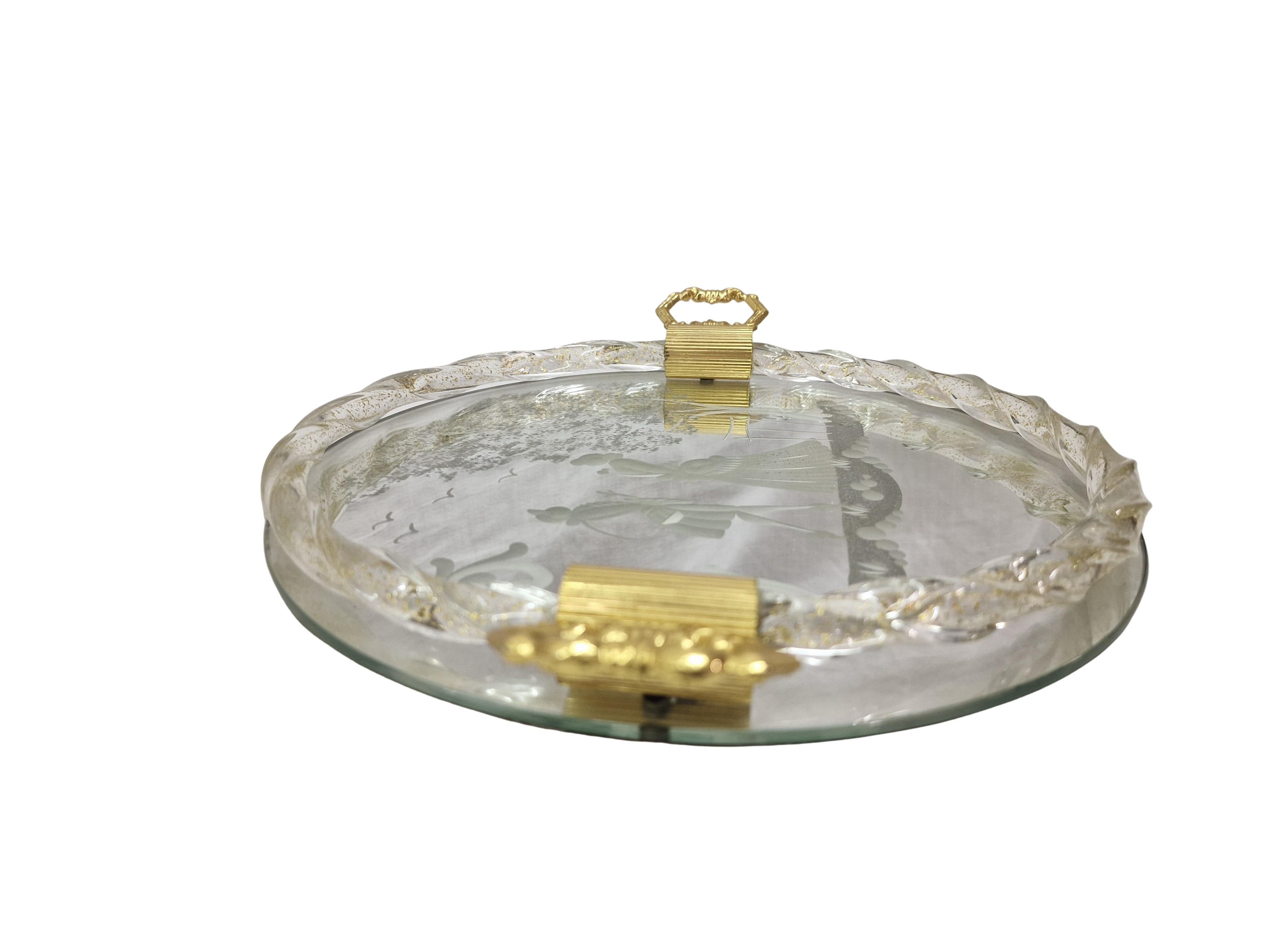 Mid-Century Modern Exceptionnel plateau décoratif en miroir, verre taillé à la main, années 1970, Murano, Italie en vente