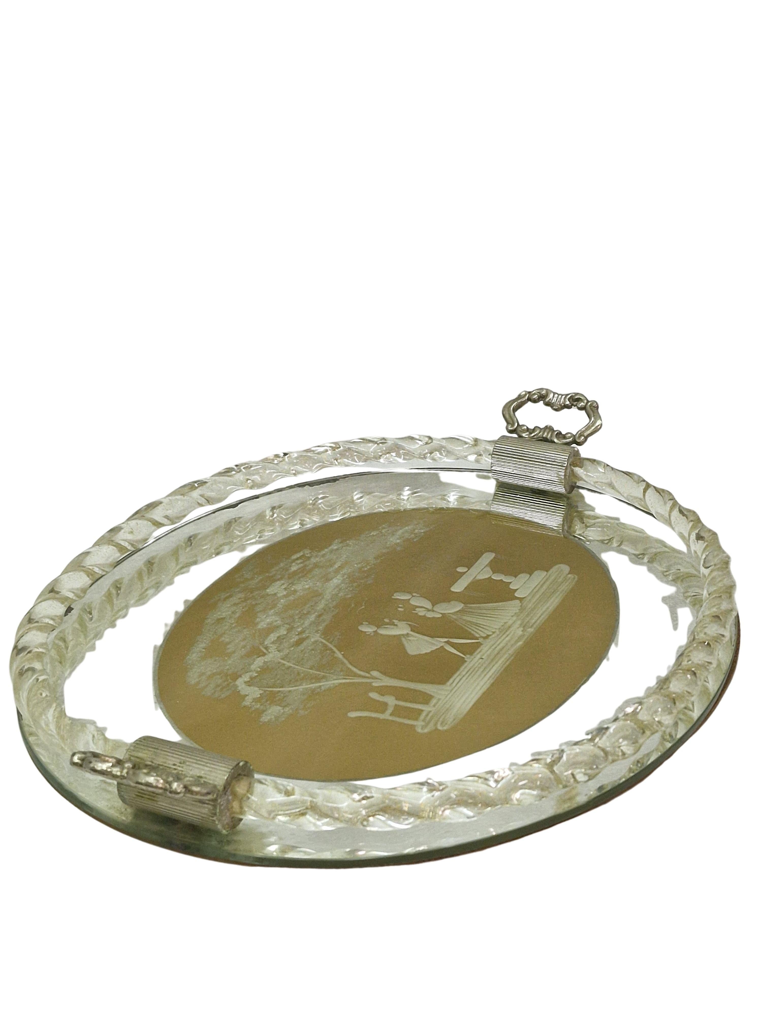 Mid-Century Modern Exceptionnel plateau décoratif en miroir, verre taillé à la main, années 1970, Murano, Italie en vente