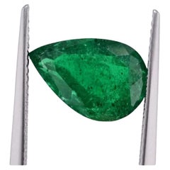 Esmeralda natural excepcional verde profundo en forma de pera certificada por el GIA de 3,53 quilates