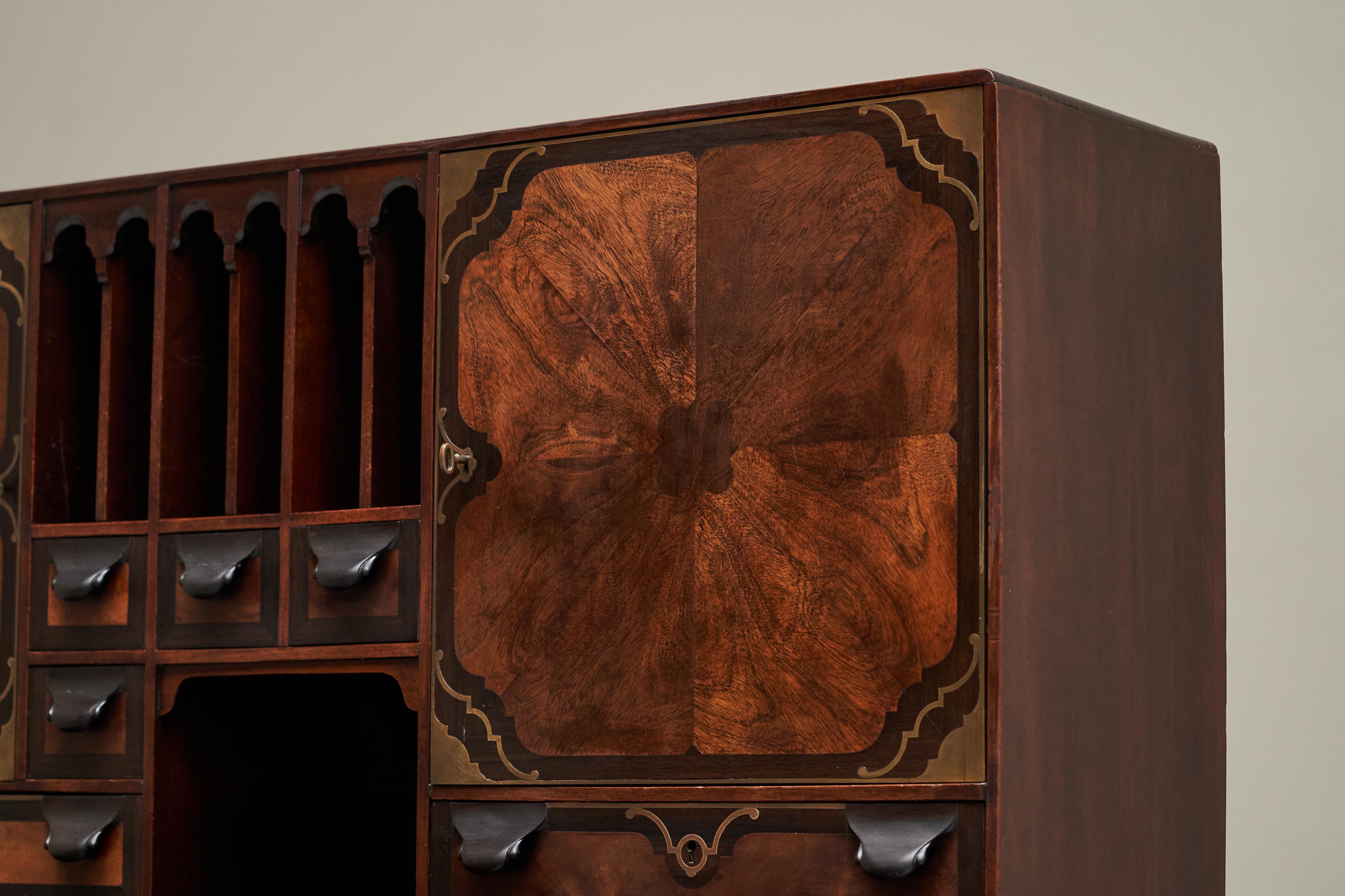 Exceptional Desk in Mahogany, Walnut, Ebony and Brass Early 20th Century For Sale 4