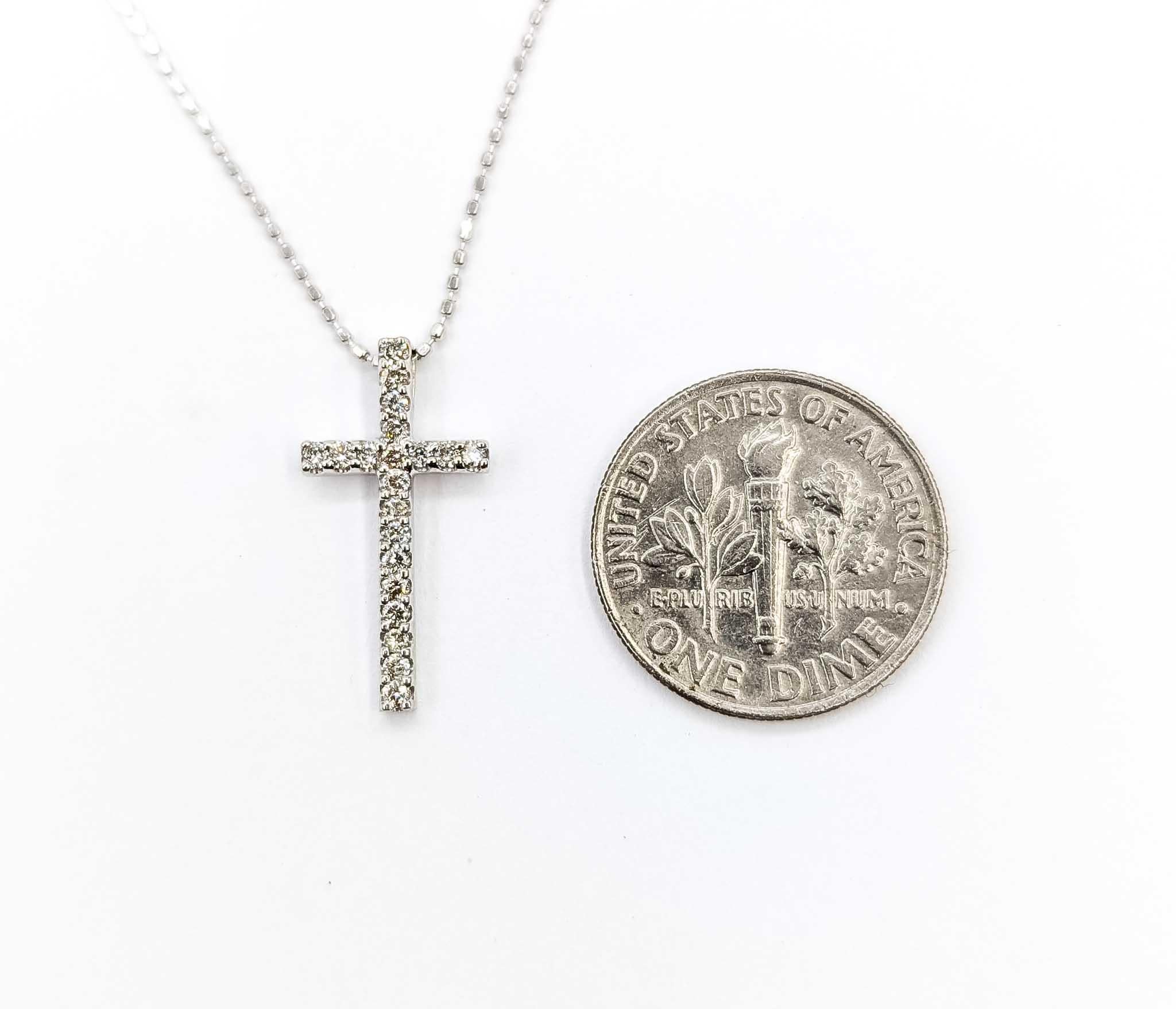 Eccezionale ciondolo a croce con diamante in oro bianco 18 carati In condizioni ottime in vendita a Bloomington, MN
