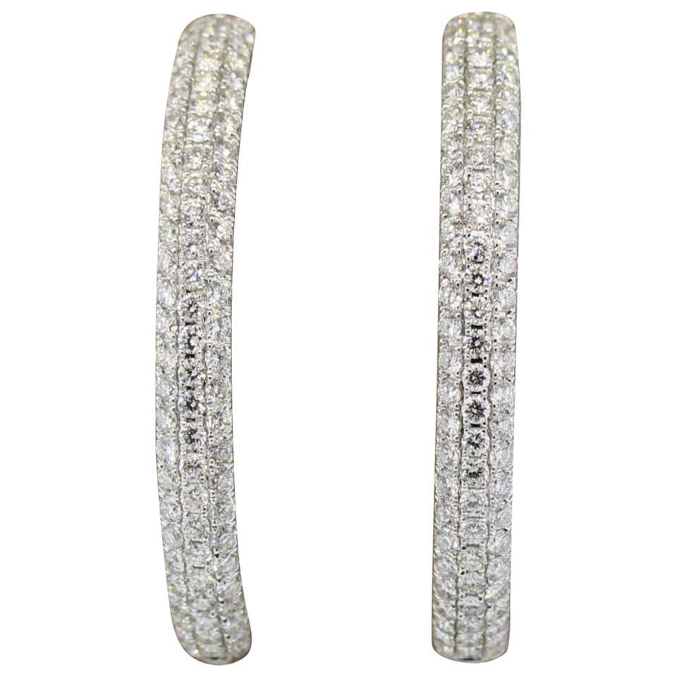 Diamond Pavé Gold Oval Hoop Earrings For Sale at 1stDibs