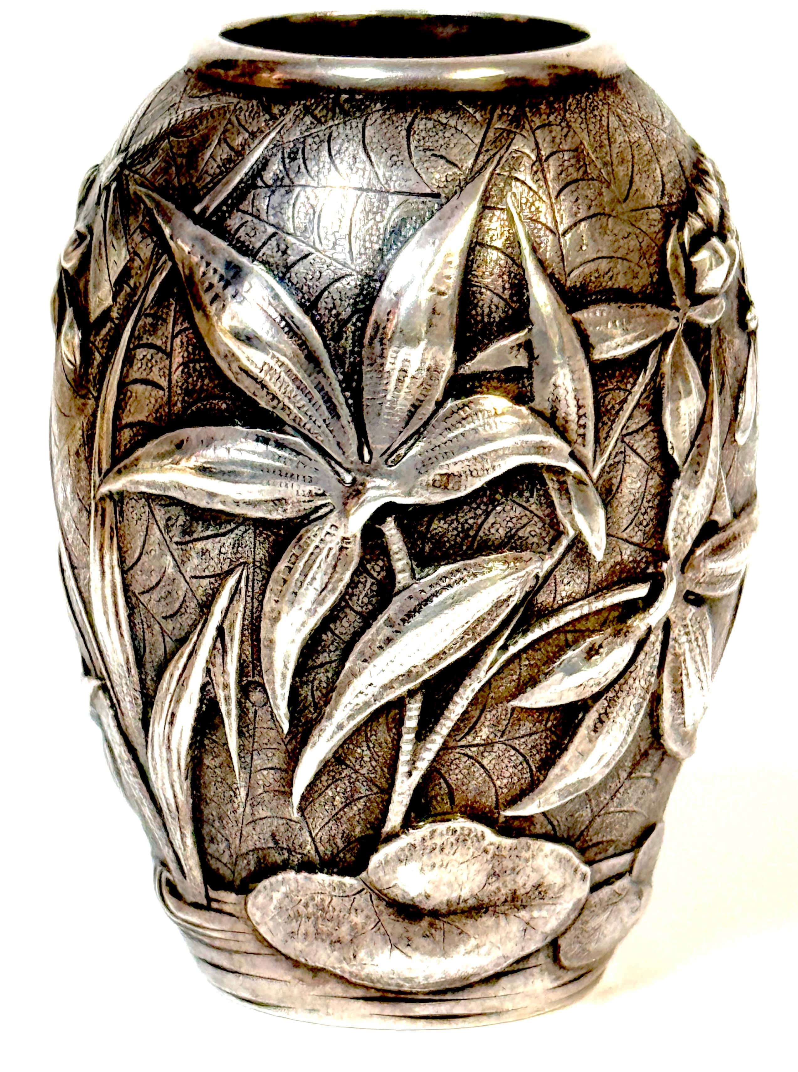 Exceptional Dominic & Haff Japonisme Sterling Cabinet Vase Dragonfly & Cobwebs In Good Condition For Sale In West Palm Beach, FL