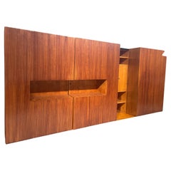 Exceptional dressing room XXL in chestnut, maple and oak interior