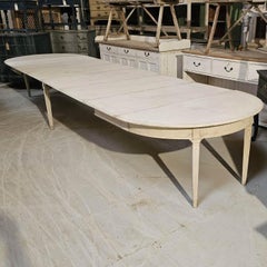 Eccezionale tavolo da pranzo svedese in stile gustaviano dei primi anni del XX secolo e relative sedie