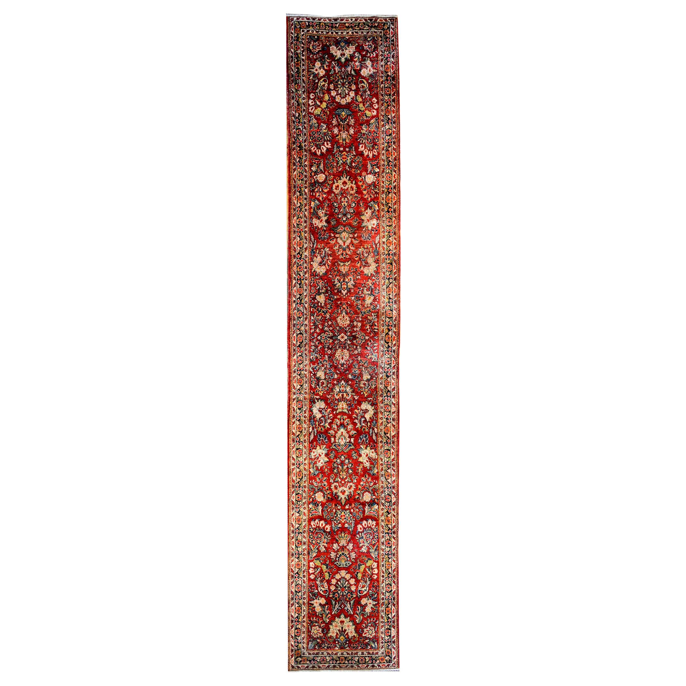 Exceptional Early 20th Century Antique Sarouk Runner