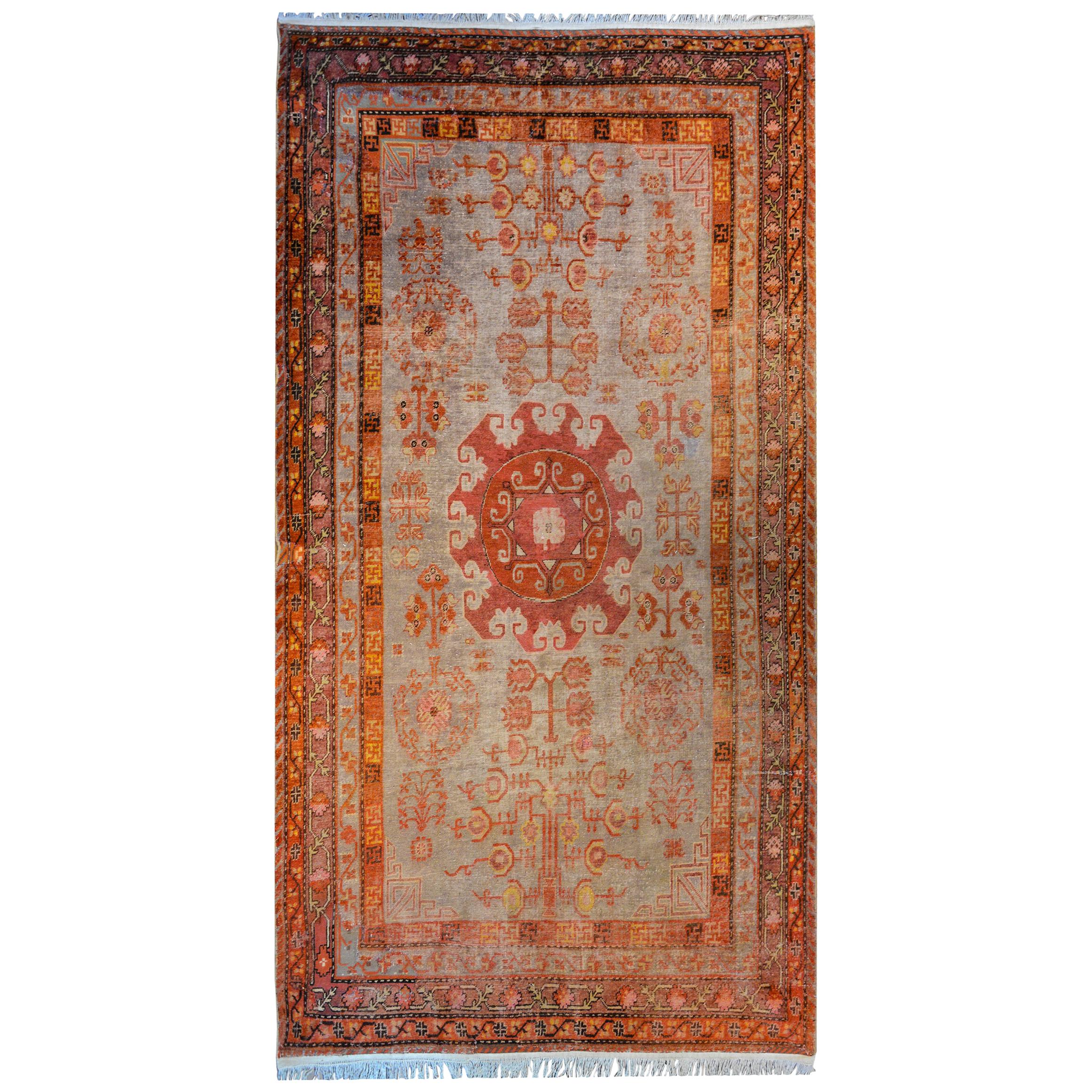 Außergewöhnlicher zentralasiatischer Samarghand-Teppich aus dem frühen 20. Jahrhundert