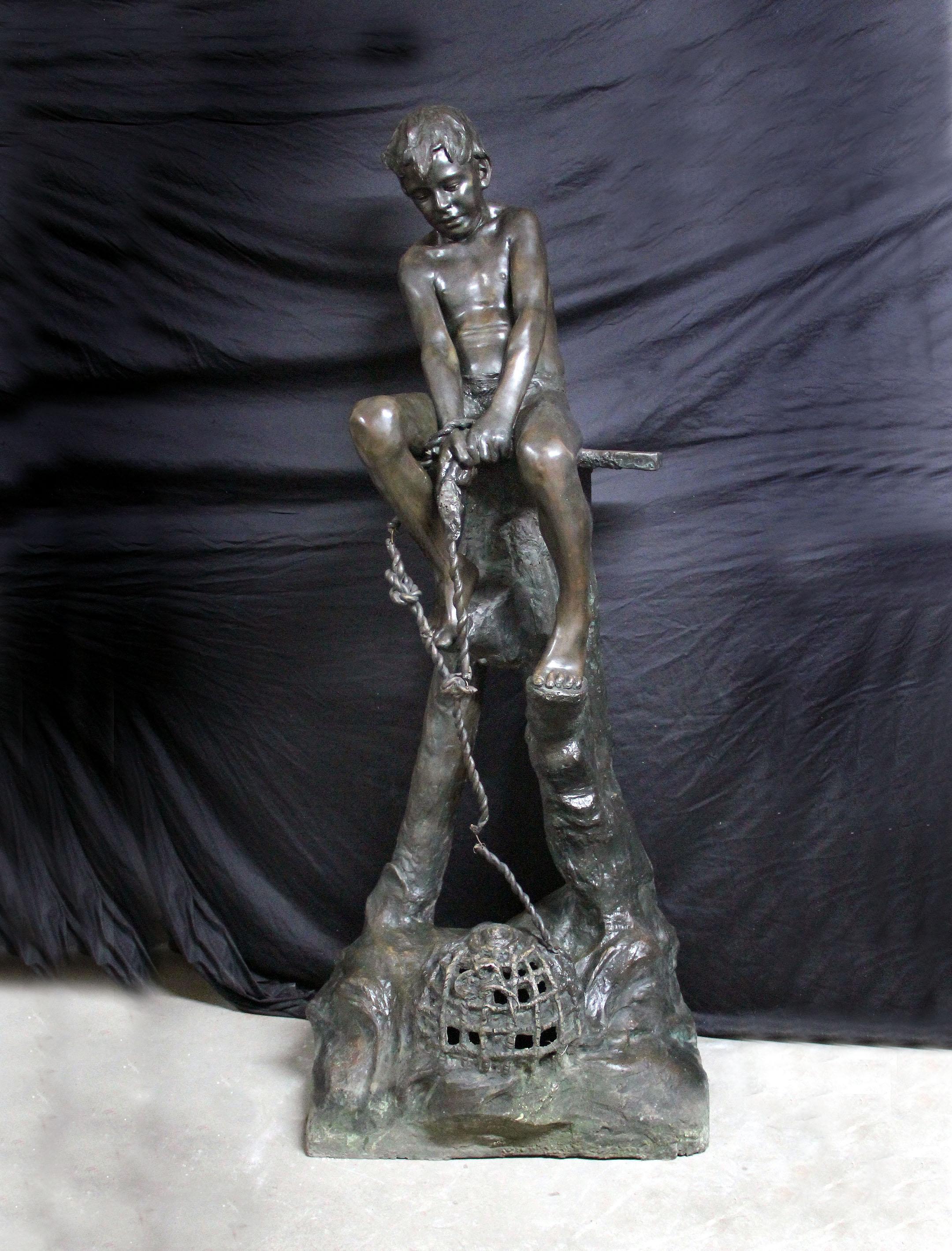Eccezionale scultura in bronzo a grandezza naturale del primo Novecento di Child & Child di Raffaele Marino

Raffaele Marino

Il ragazzo, seduto sul bordo di un molo di legno, traina una nassa per aragoste, su una base con iscrizione