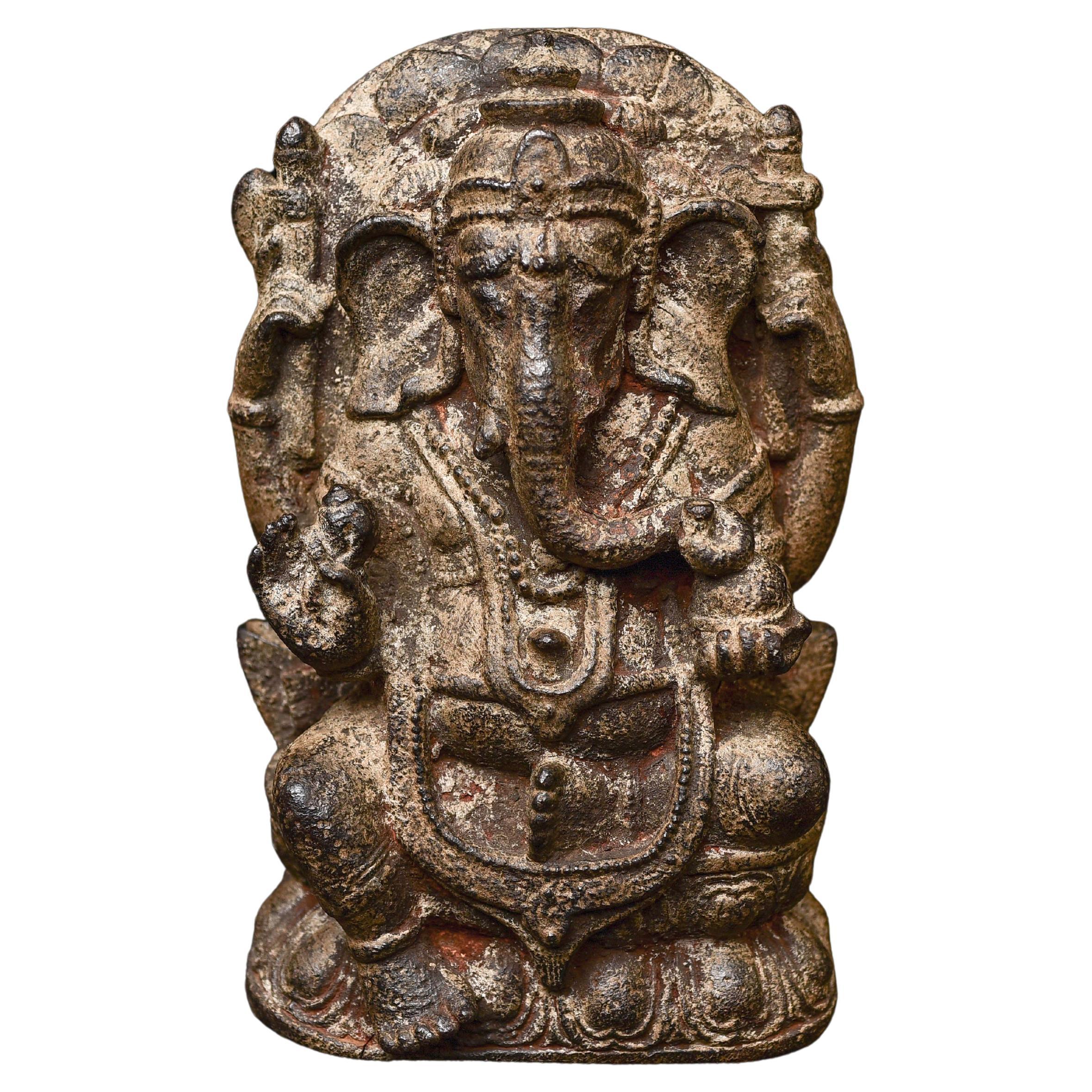 Exceptionnelle sculpture ancienne de Ganesh - Chef-d'œuvre en fer