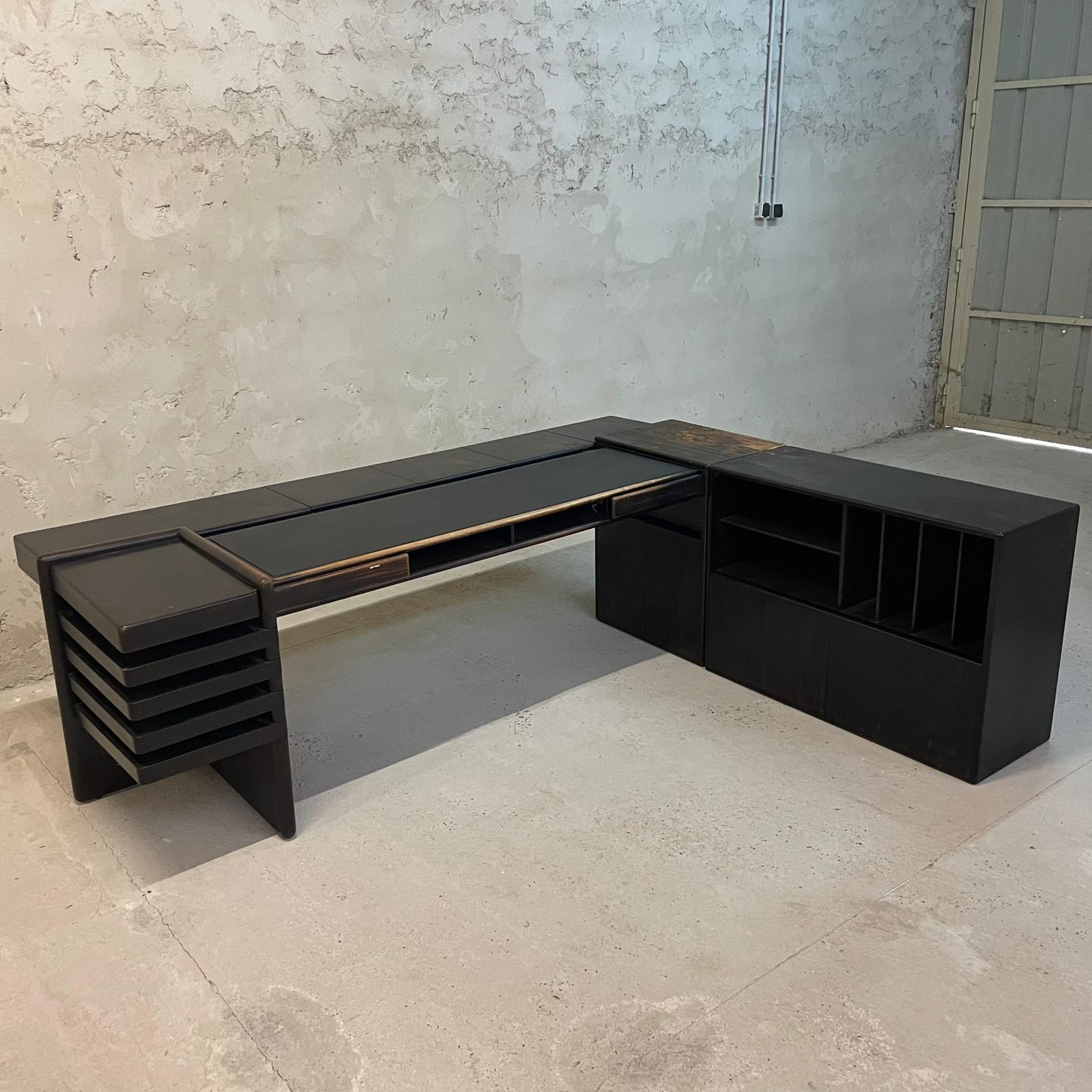 Mid-Century Modern Exceptional Ebony Executive Desk Designed by Fabio Lenci for Bernini in 1974