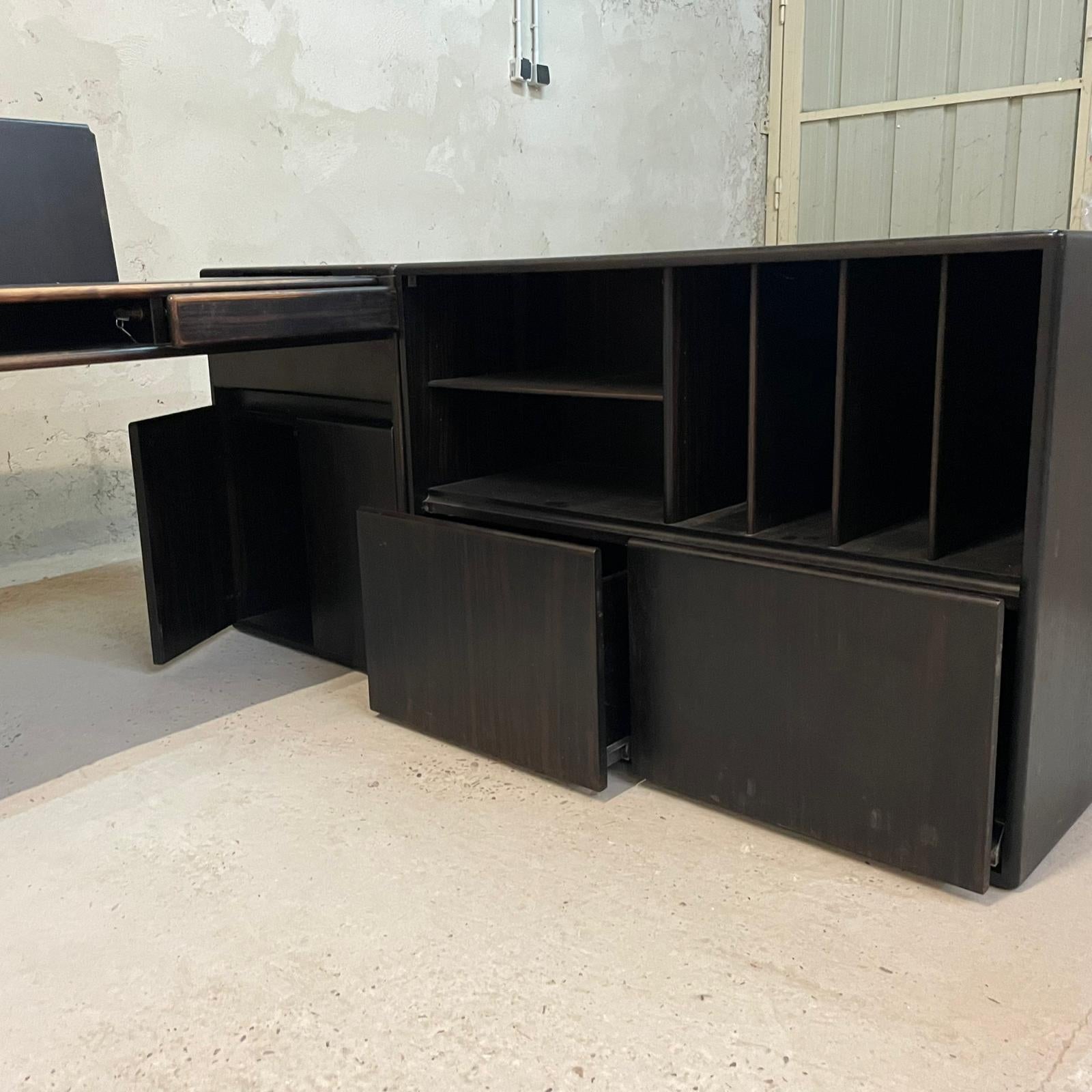 Italian Exceptional Ebony Executive Desk Designed by Fabio Lenci for Bernini in 1974