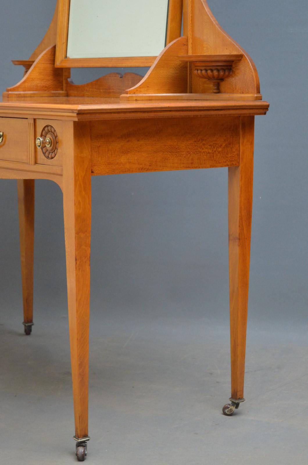 Exceptional Edwardian Lacewood Dressing Table 8