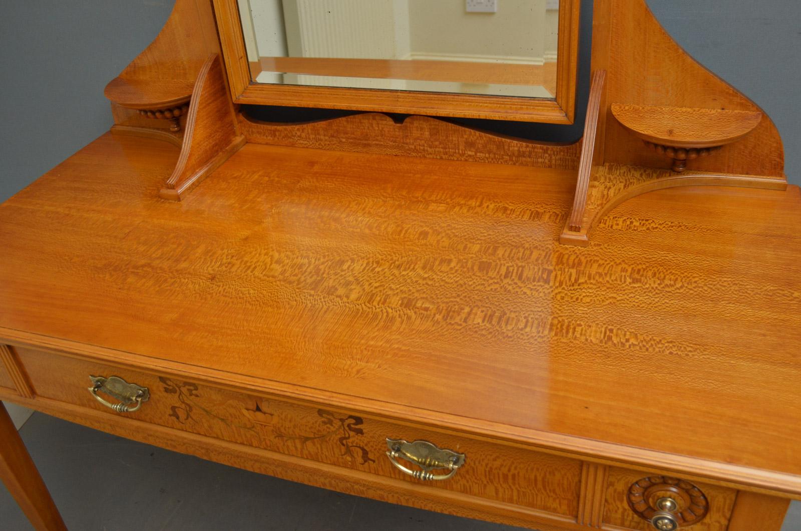 Exceptional Edwardian Lacewood Dressing Table 1