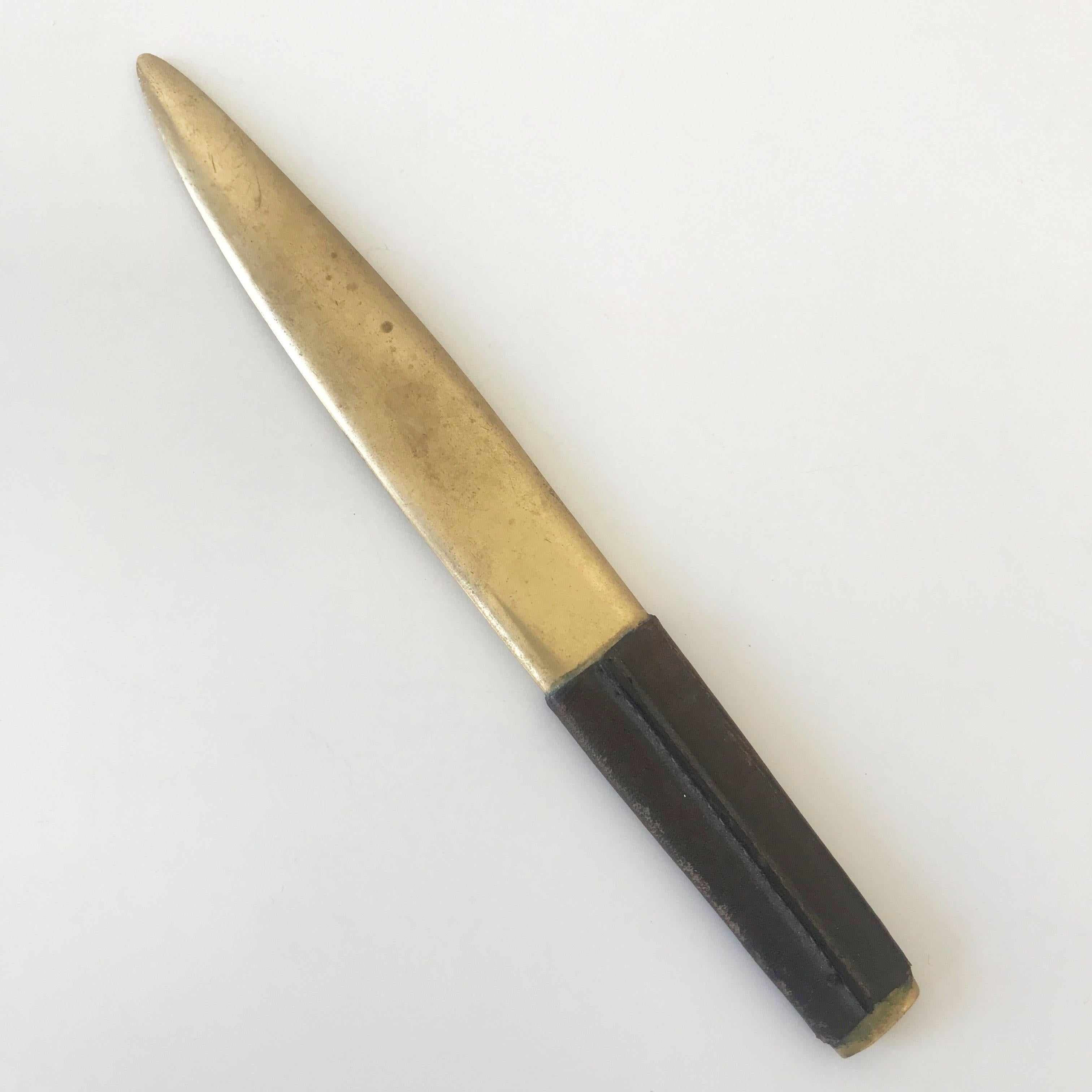 Mid-Century Modern Exceptional, Elegant and Heavy Brass Letter Opener by Carl Auböck, Vienna, 1950s For Sale